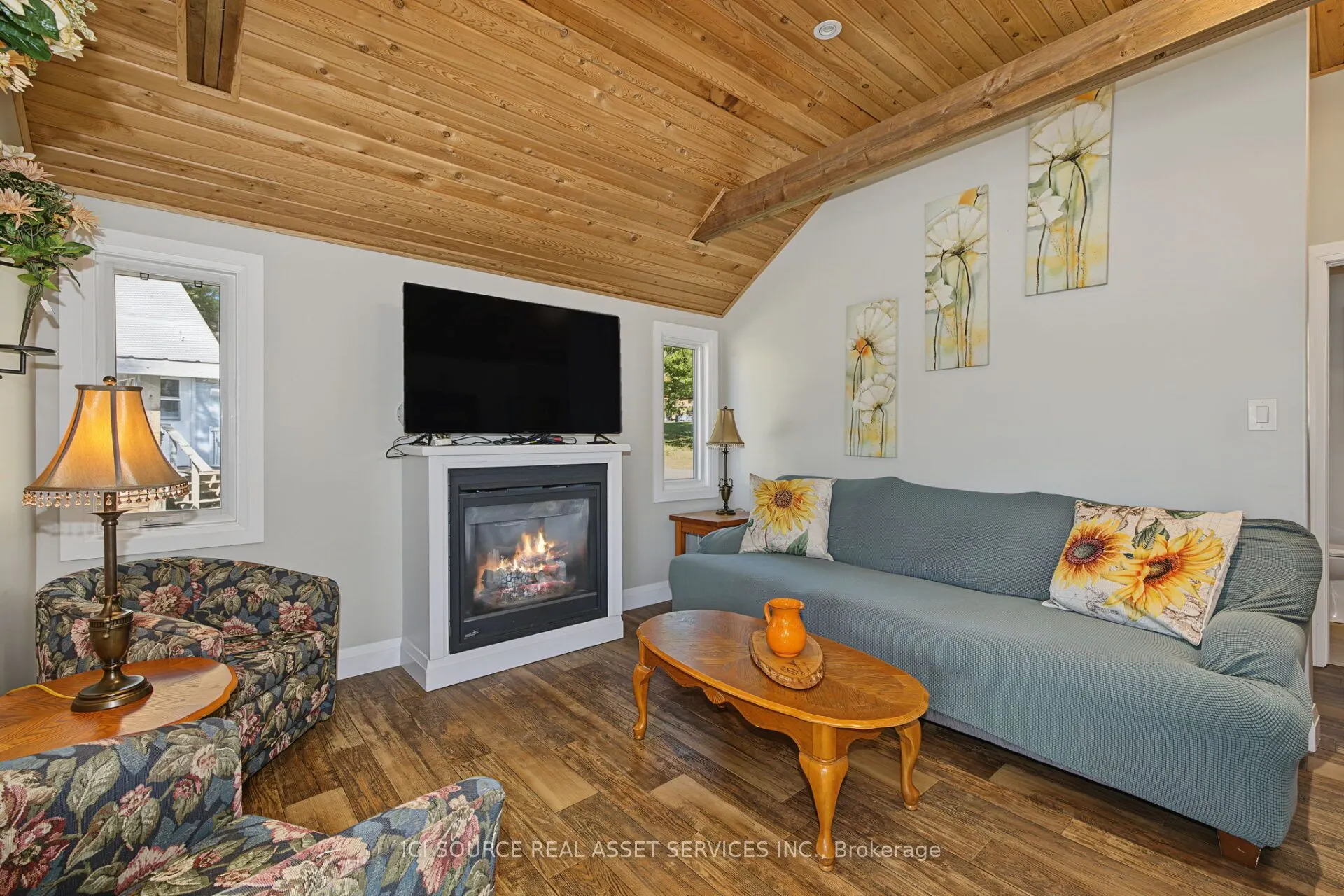 3 Woodland Lane