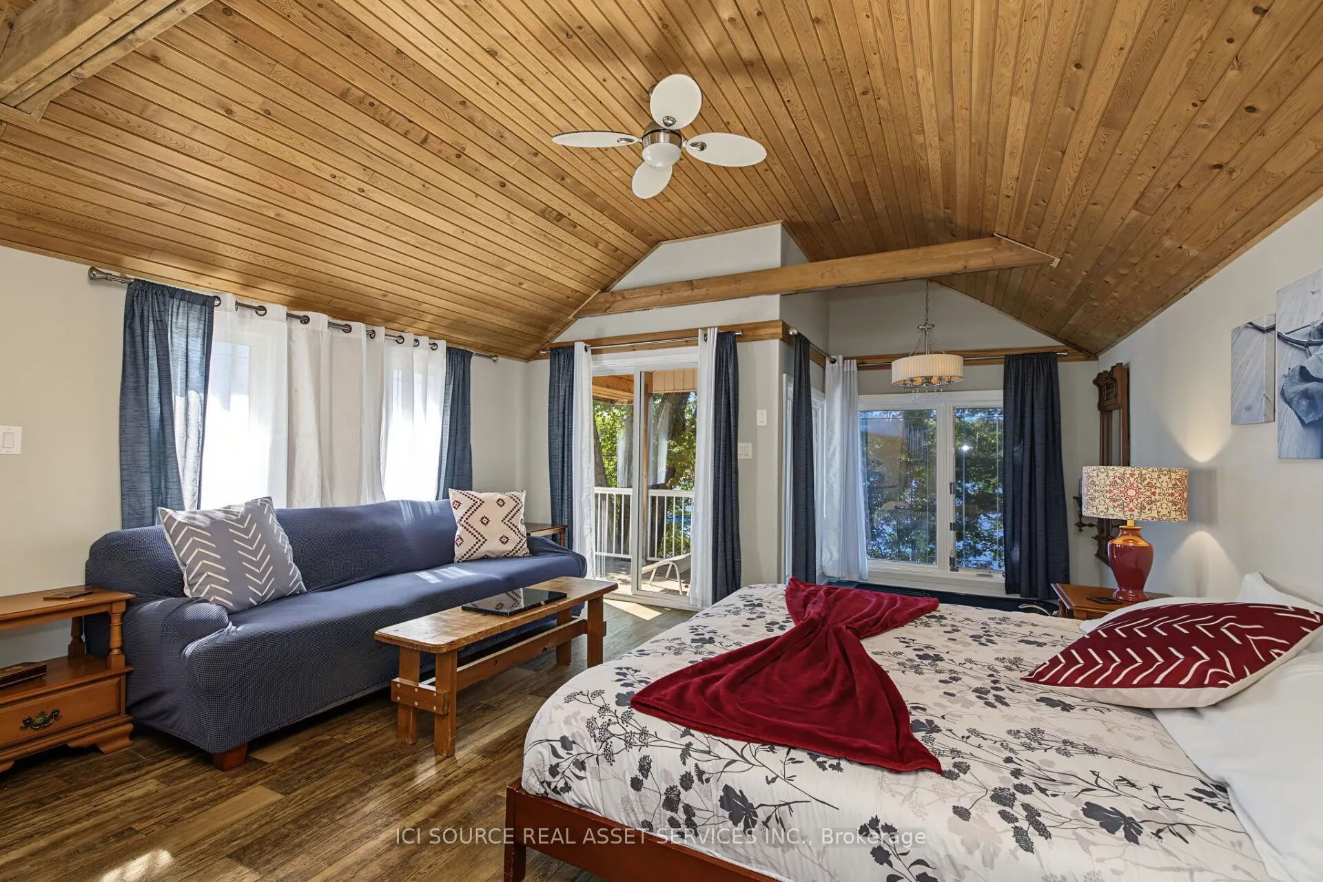 3 Woodland Lane