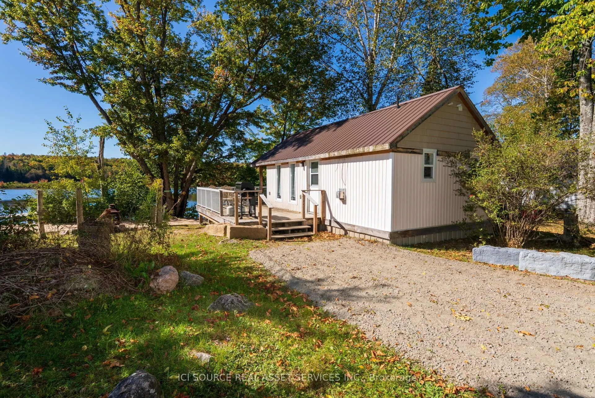 3 Woodland Lane