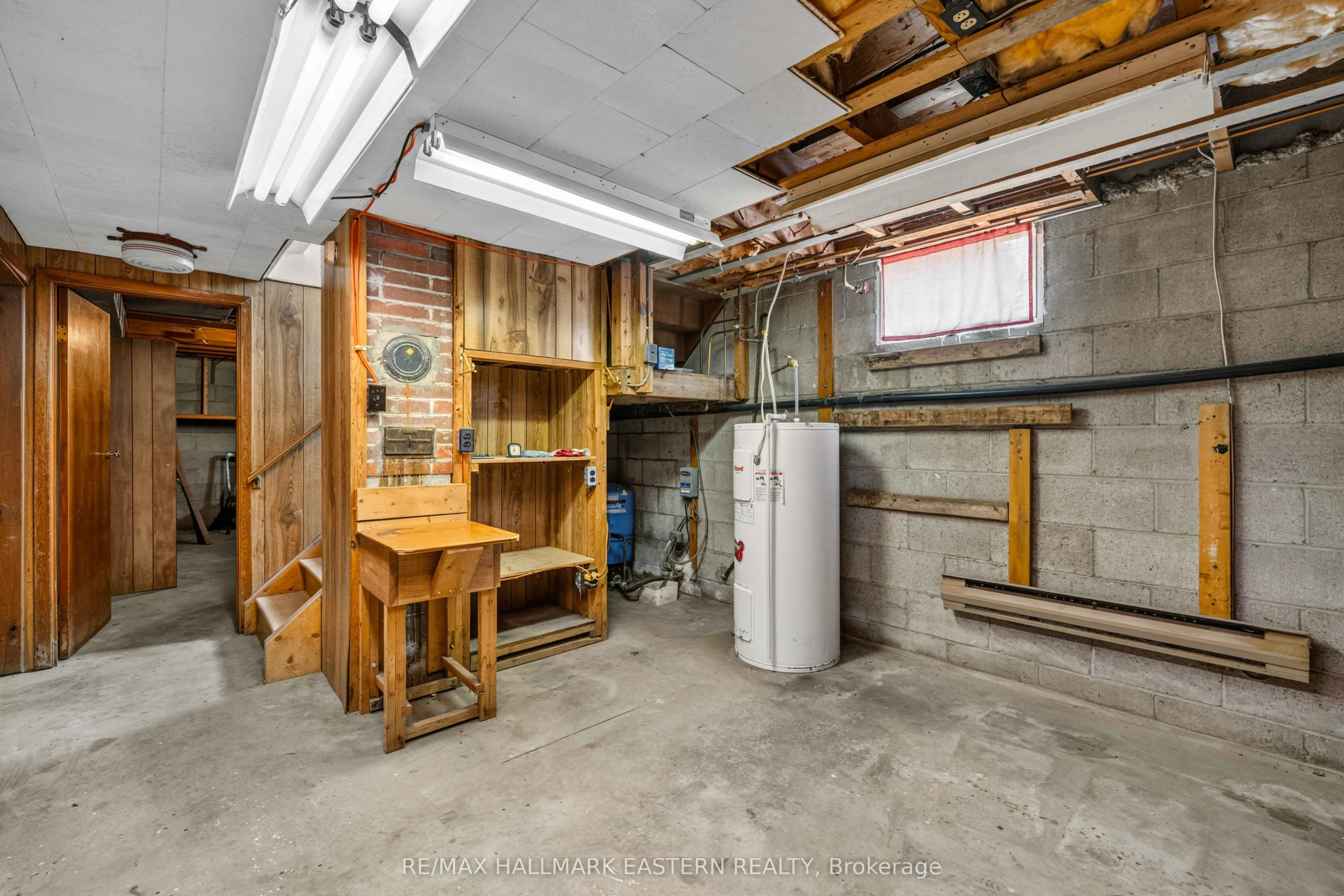 921 Robinson Road