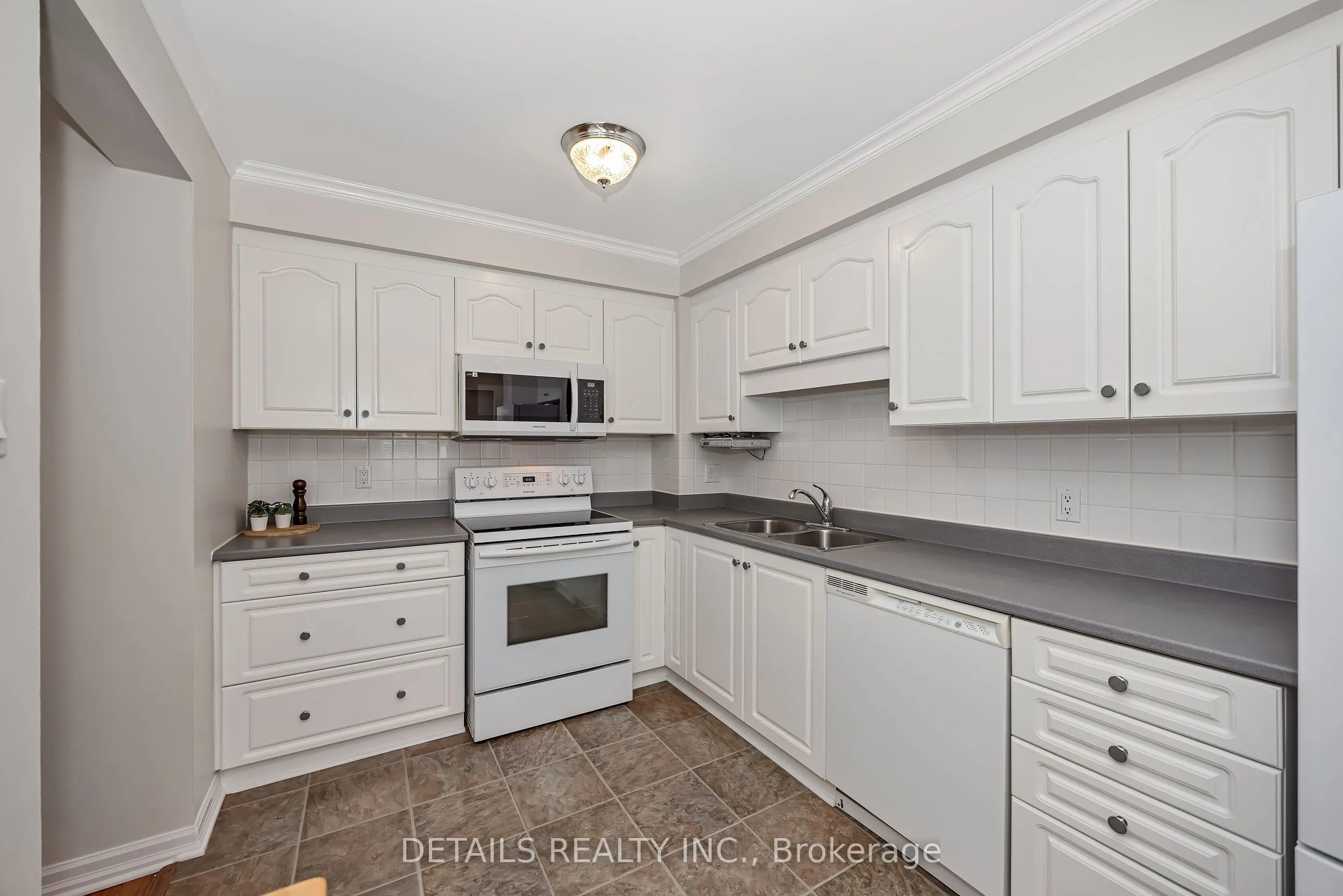 1852 Axminster Court #67