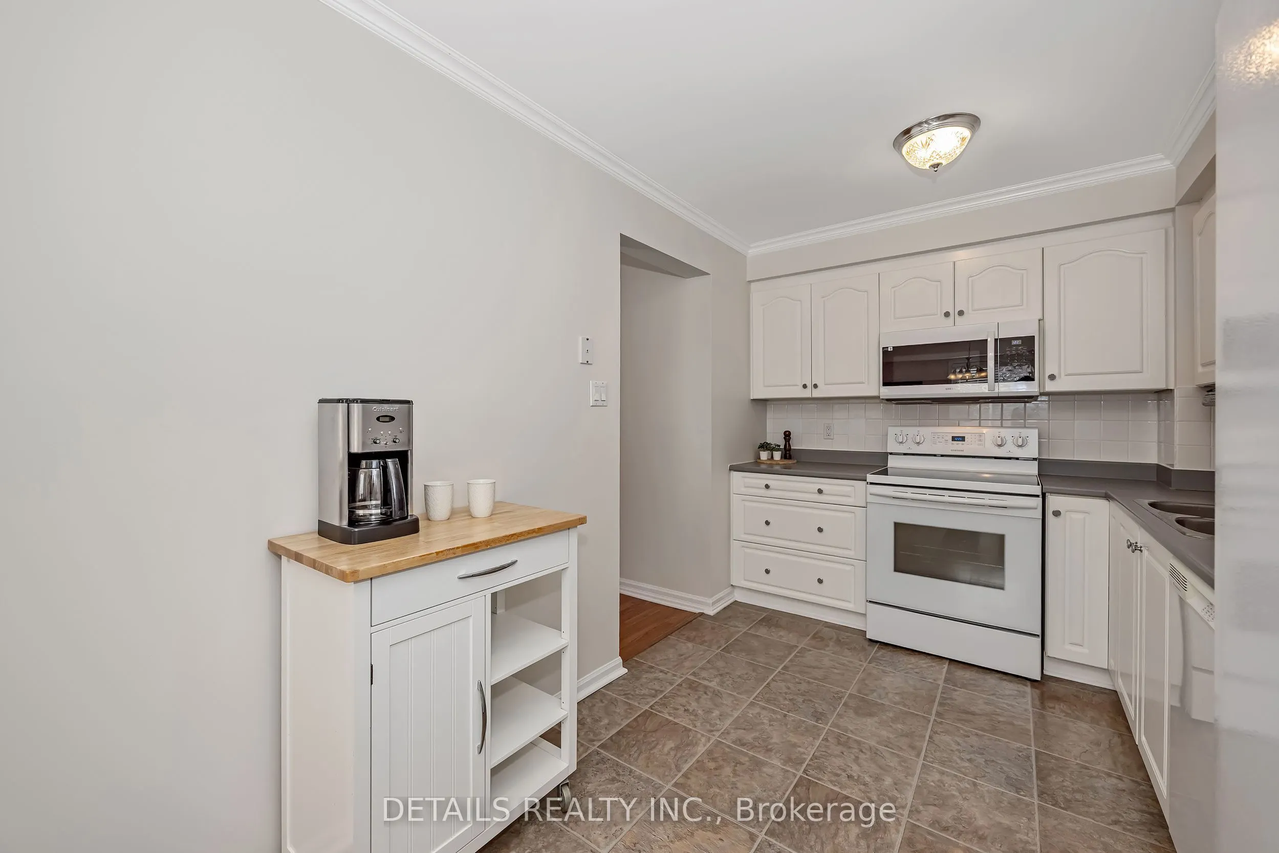 1852 Axminster Court #67