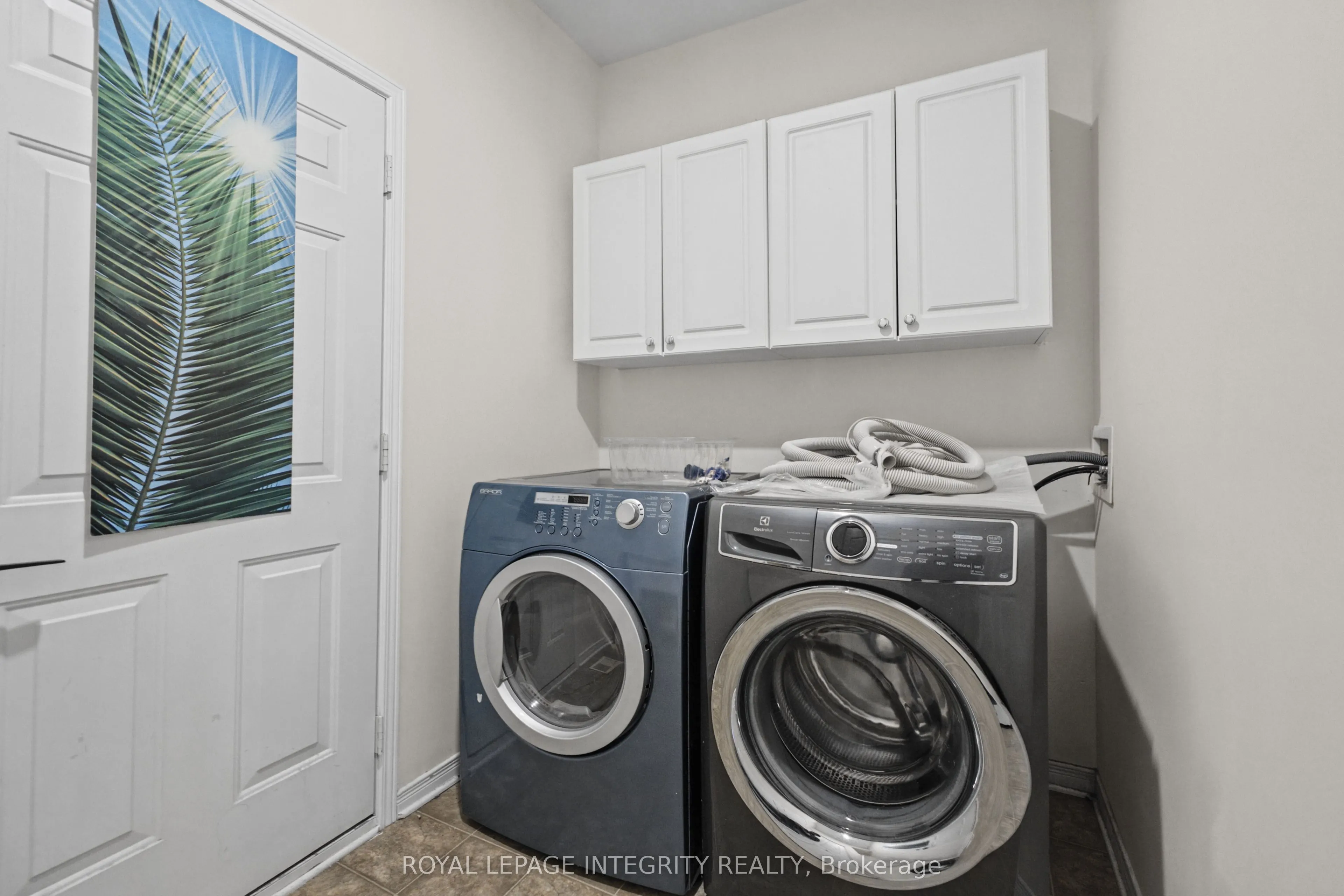 104 WHITESTONE Drive