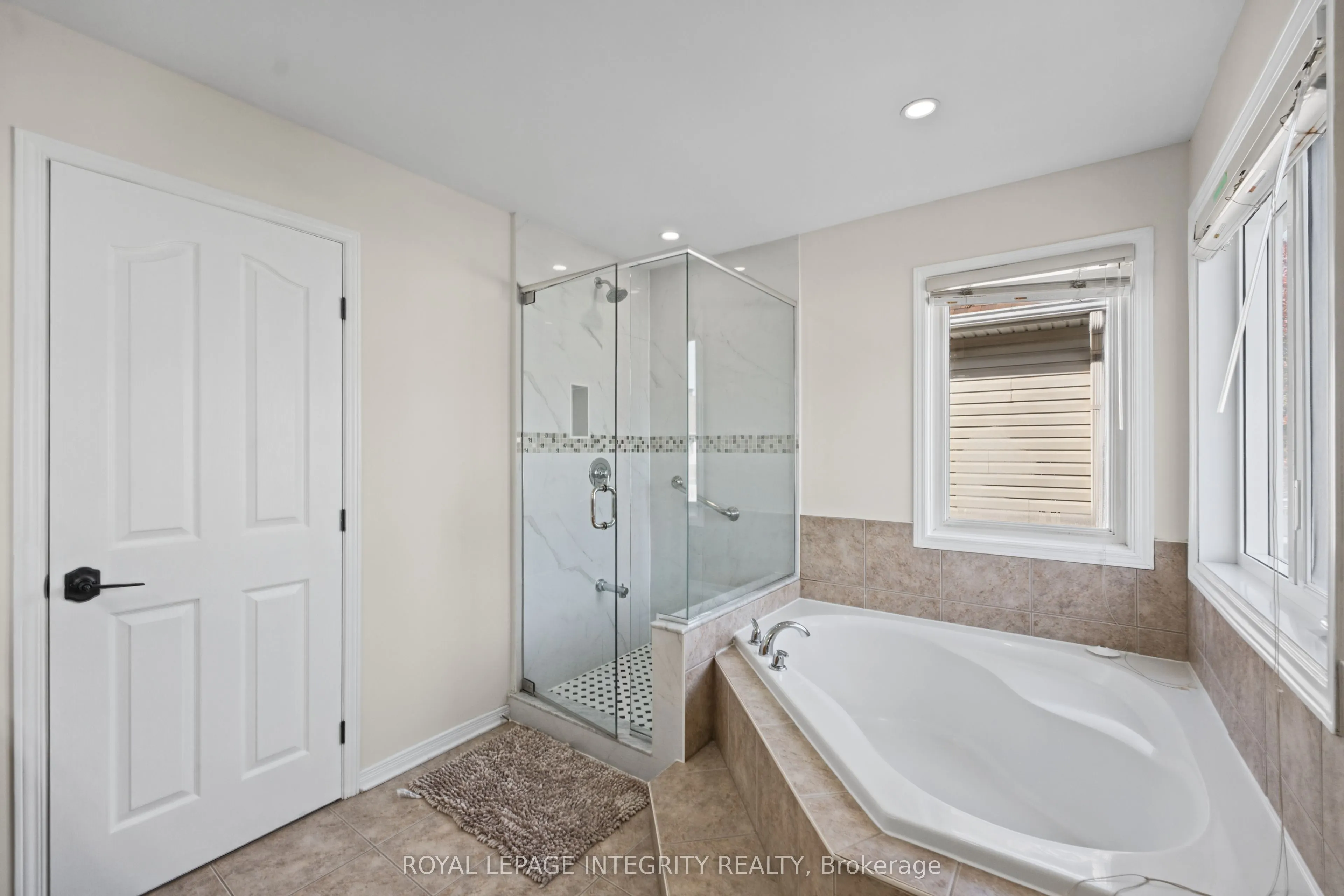 104 WHITESTONE Drive