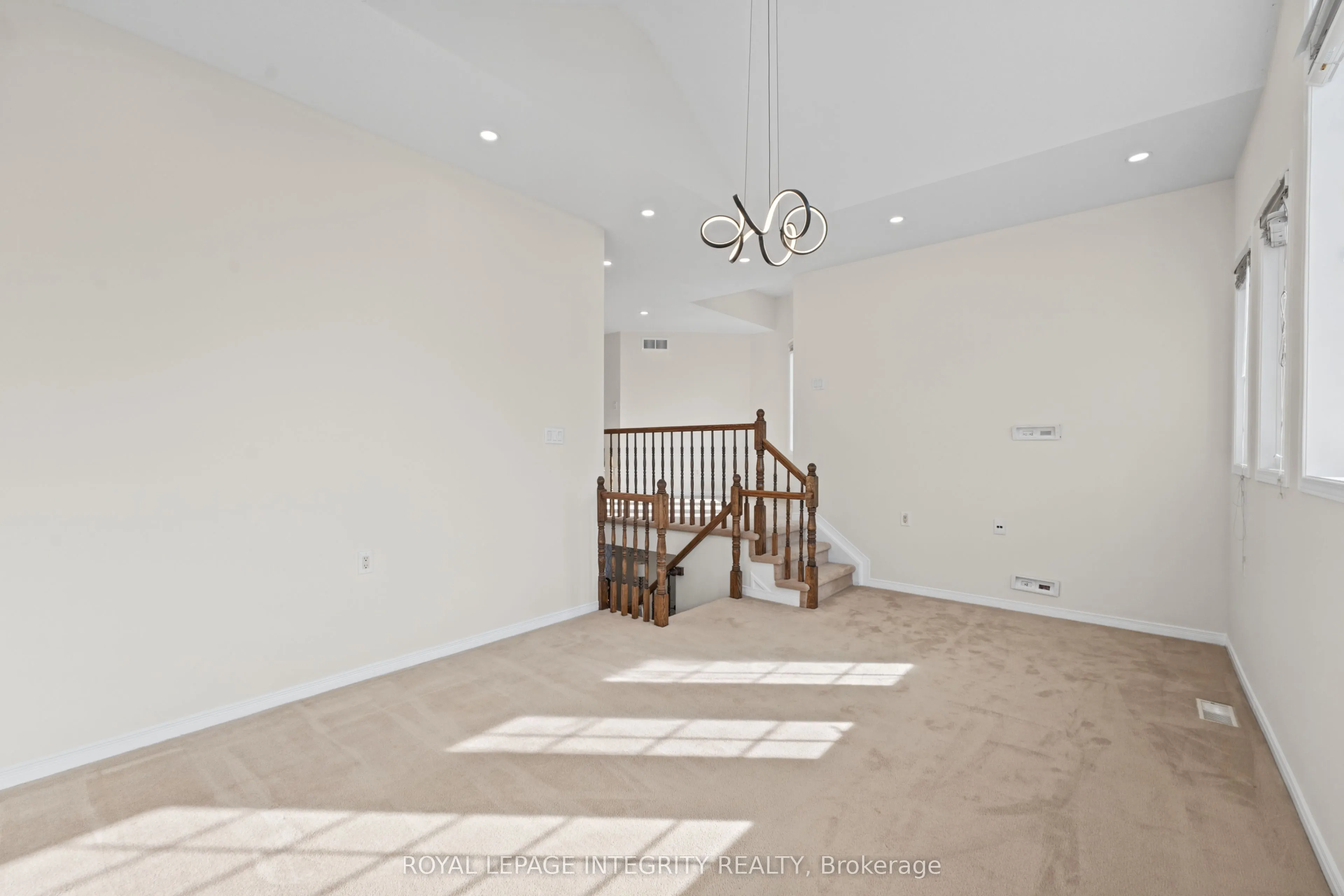 104 WHITESTONE Drive