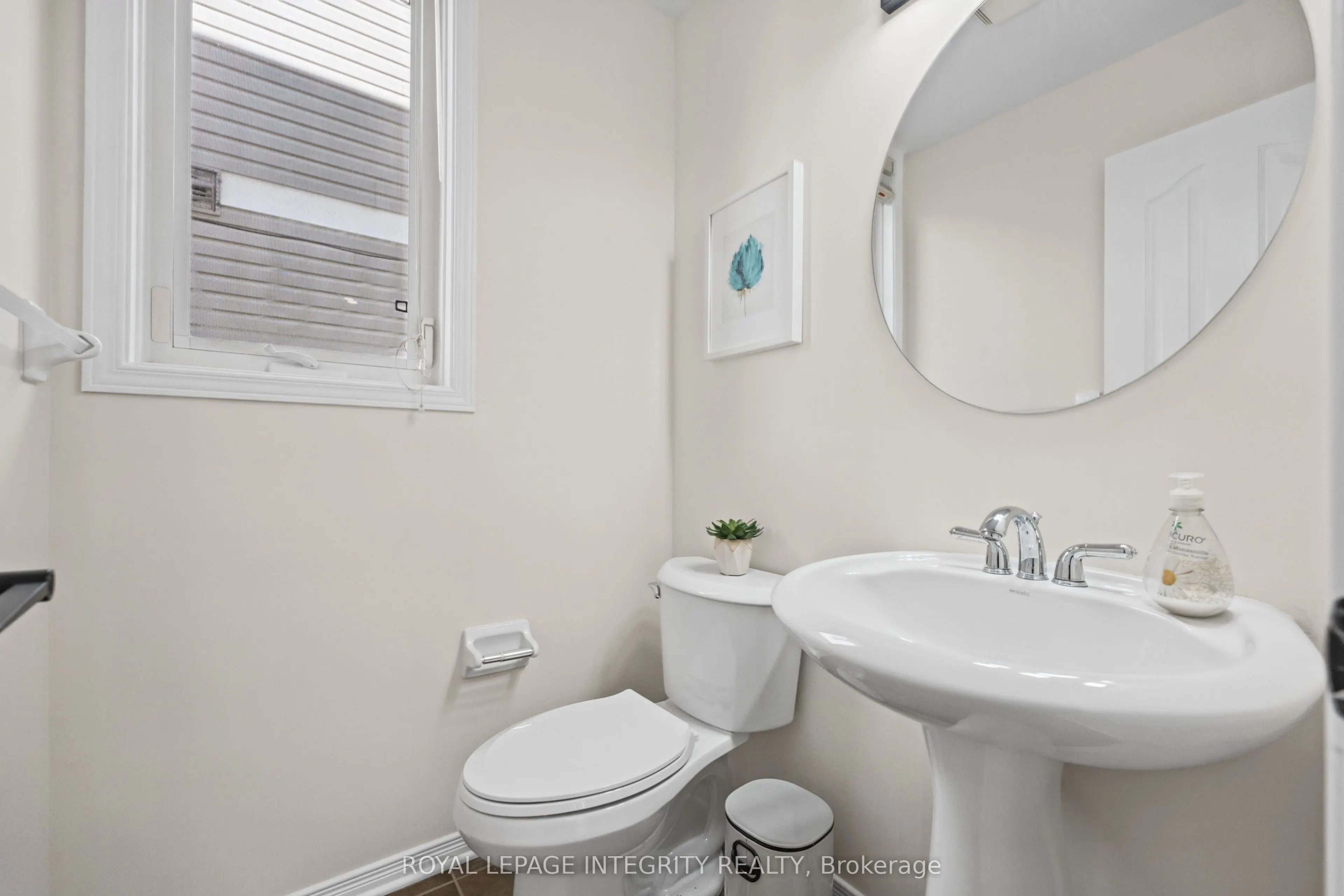 104 WHITESTONE Drive