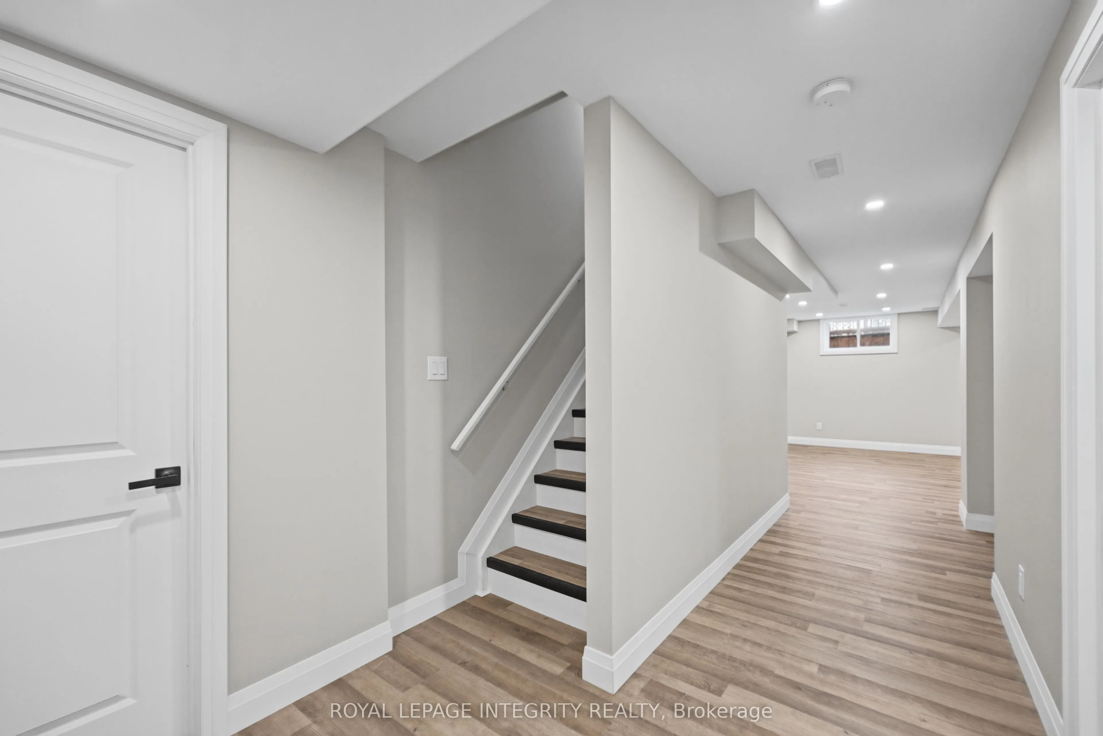 104 WHITESTONE Drive