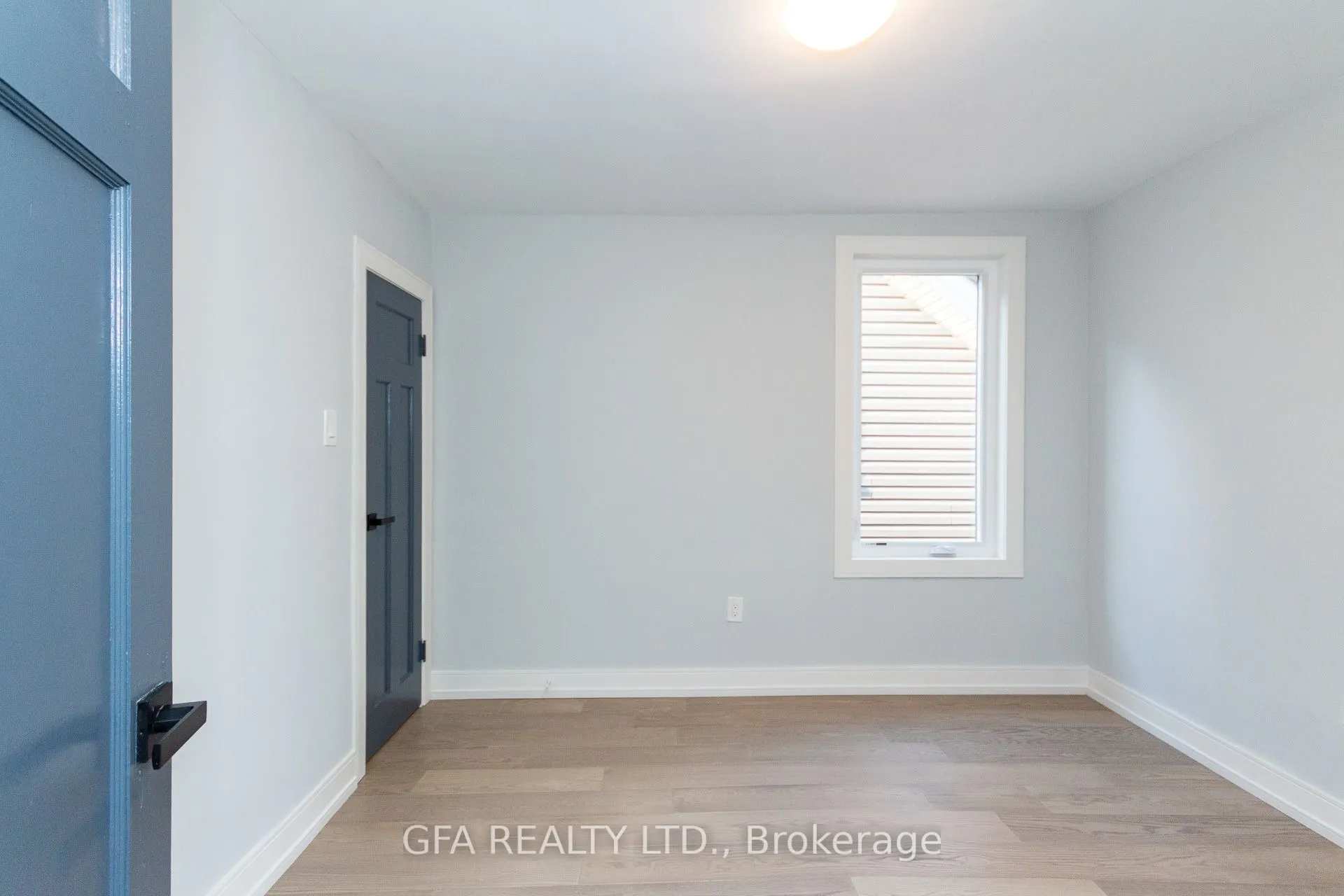 42 Barnesdale Avenue N #Upper Level