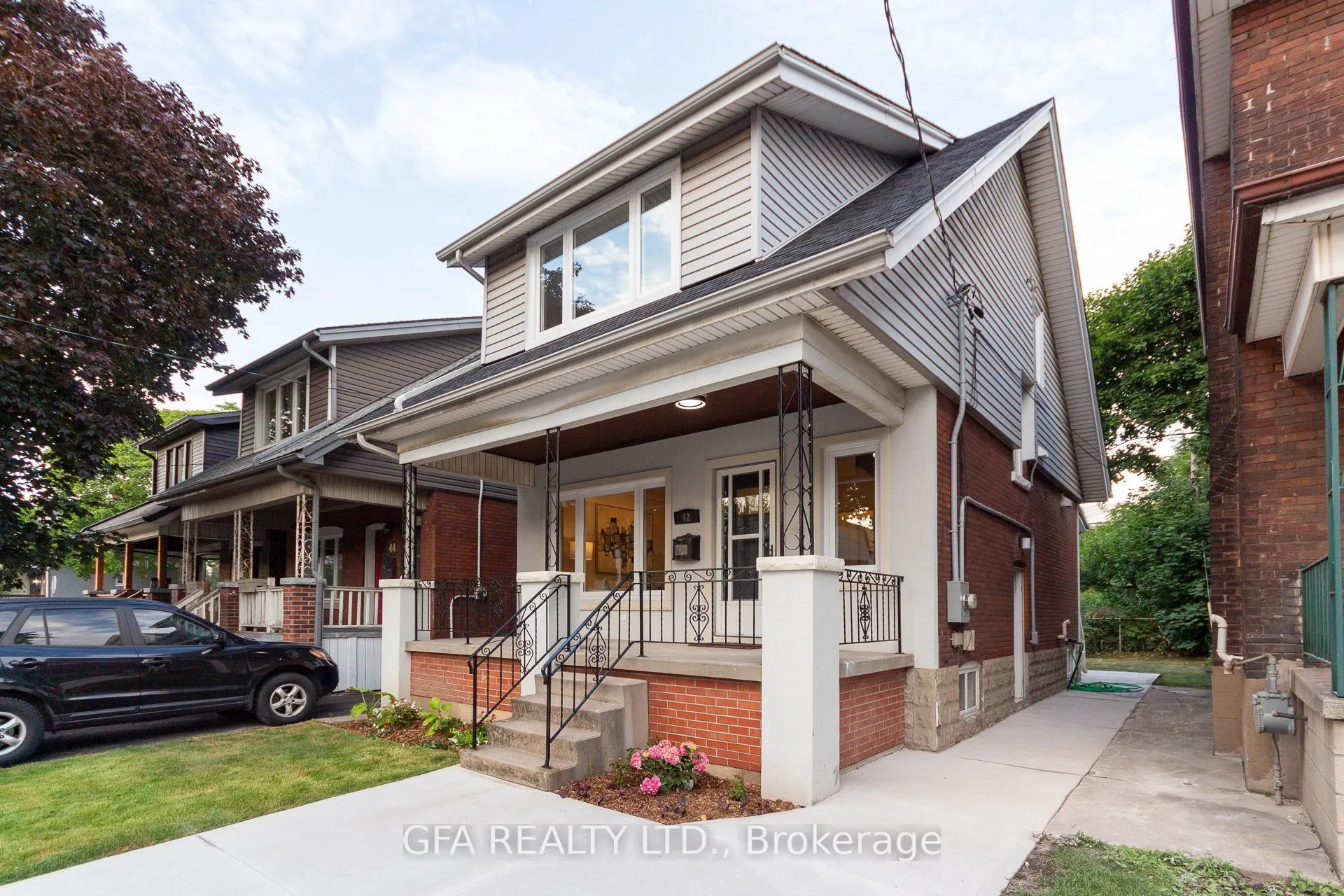 42 Barnesdale Avenue N #Upper Level