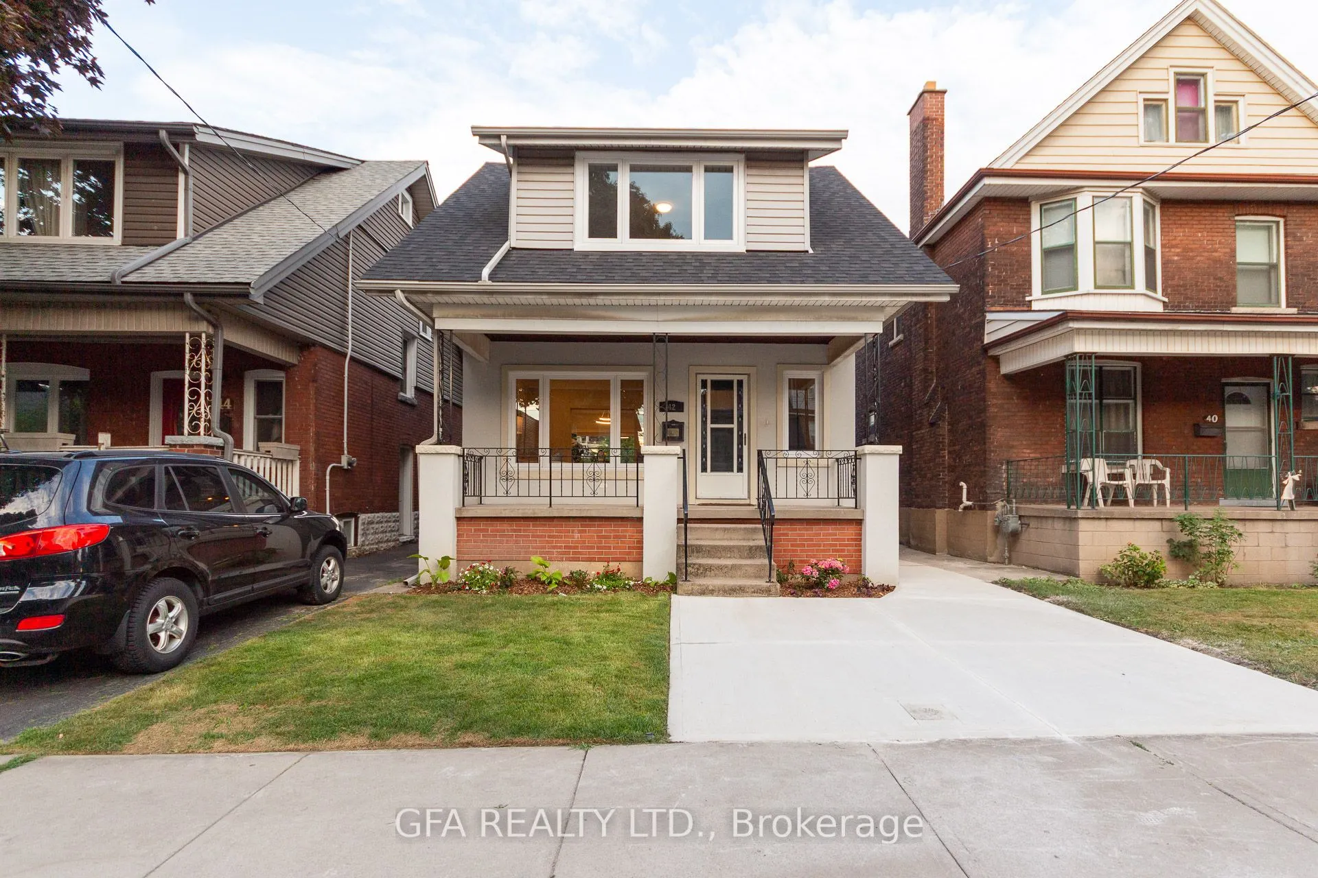 42 Barnesdale Avenue N #Upper Level