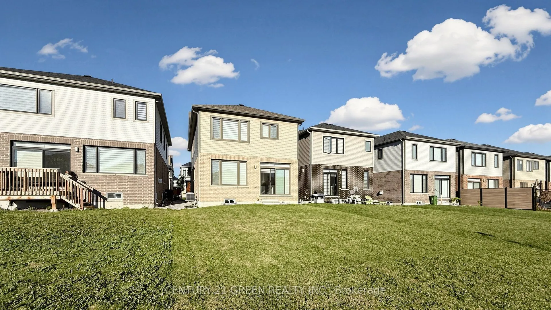 135 Fairey Crescent