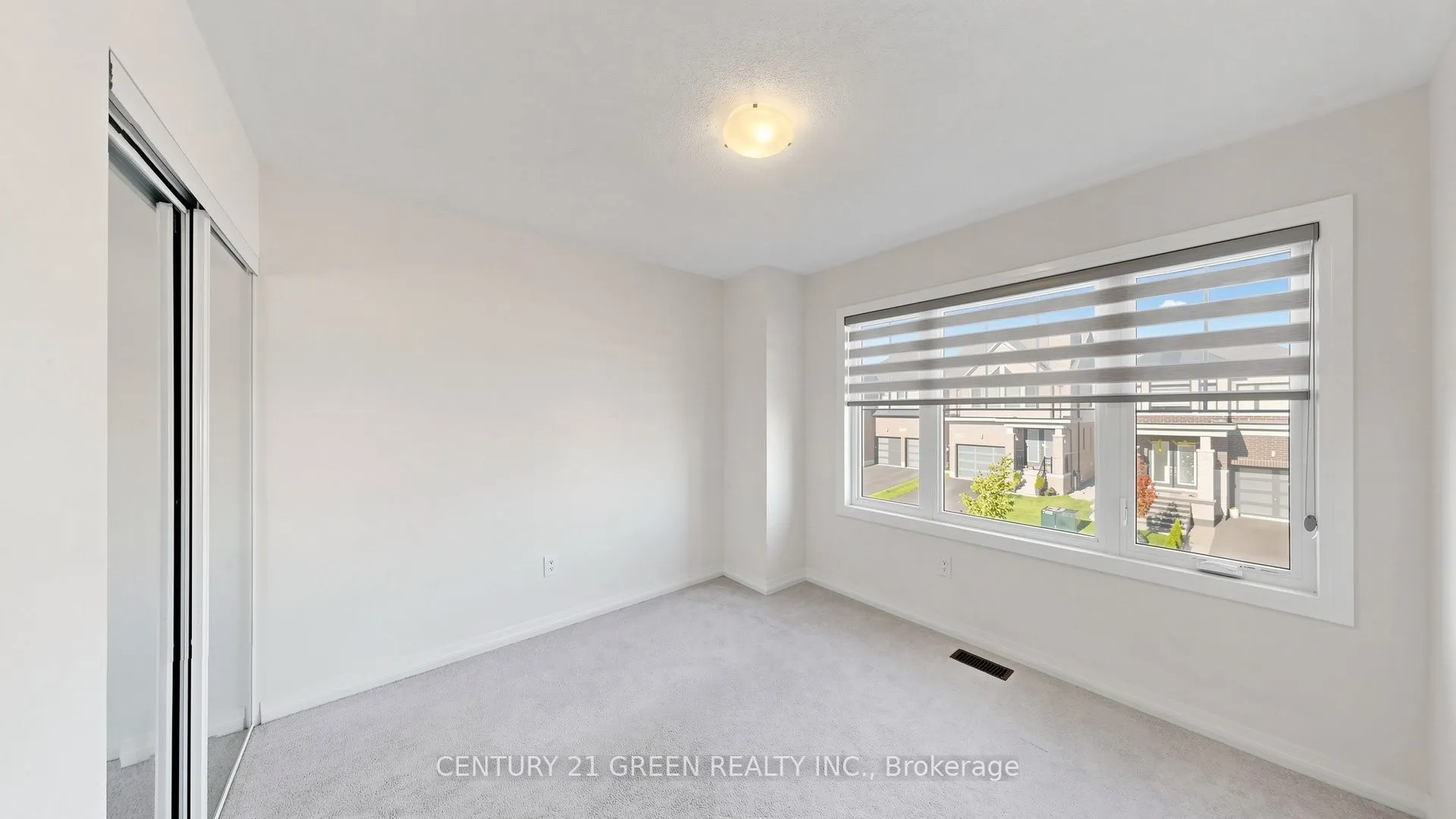 135 Fairey Crescent