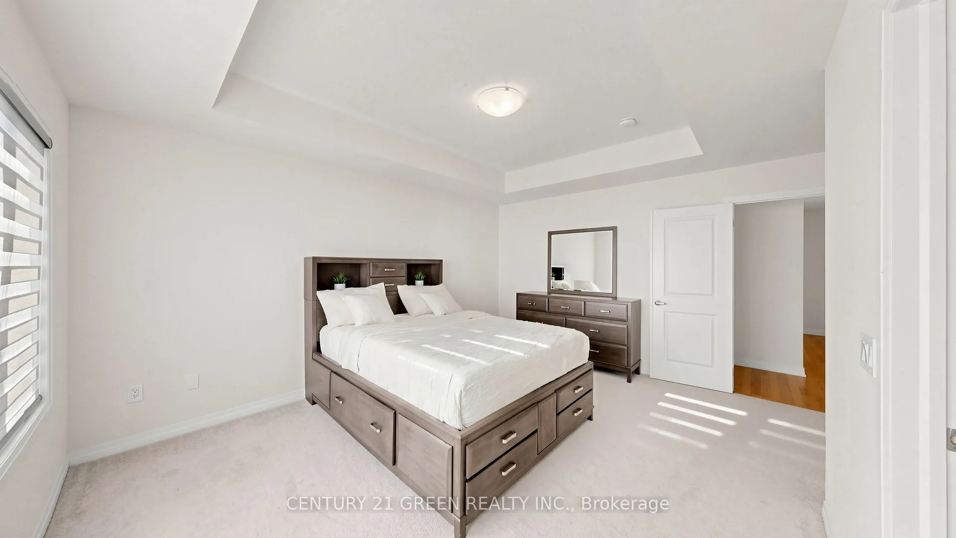 135 Fairey Crescent