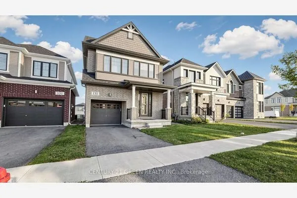 135 Fairey Crescent