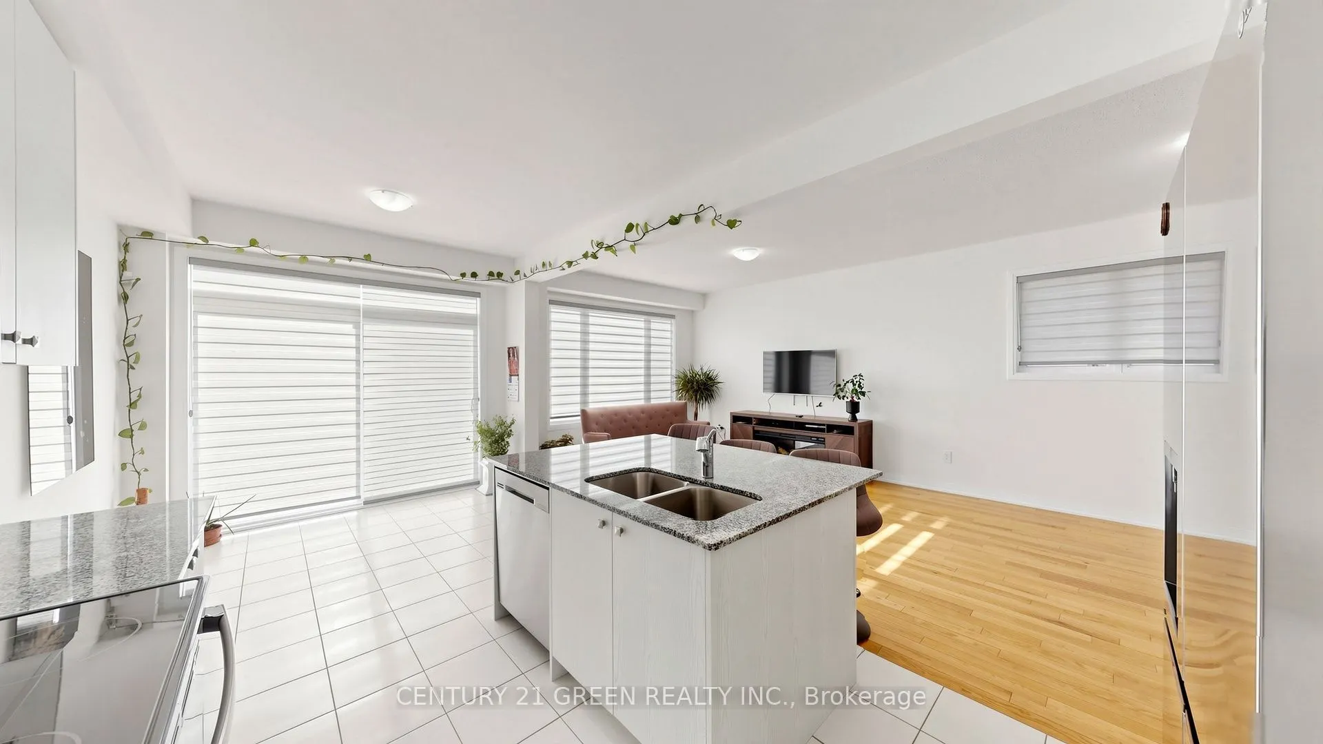 135 Fairey Crescent