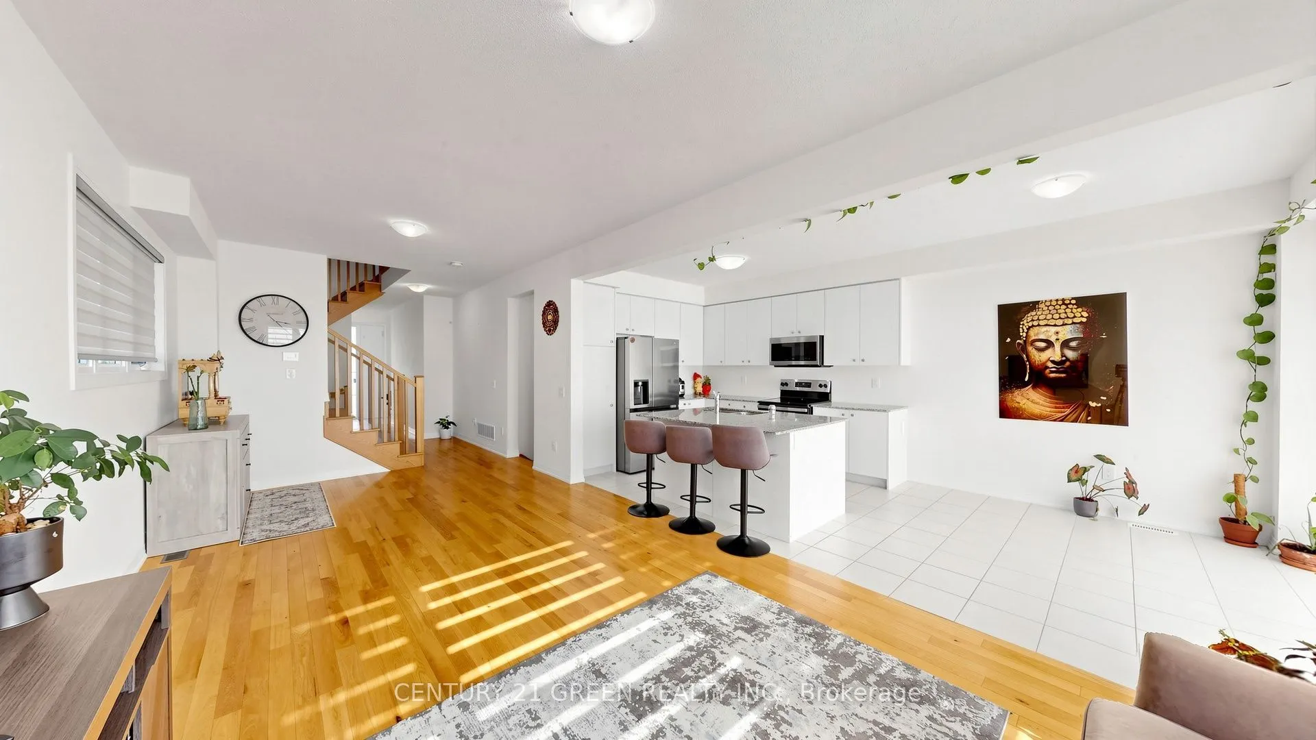 135 Fairey Crescent