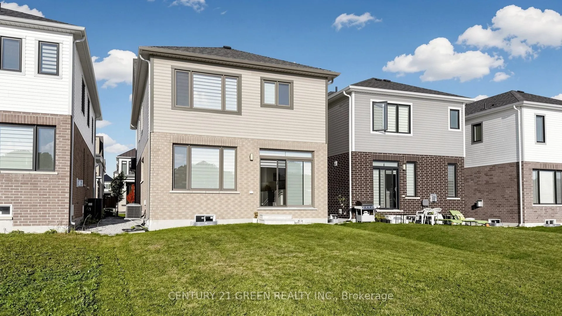 135 Fairey Crescent