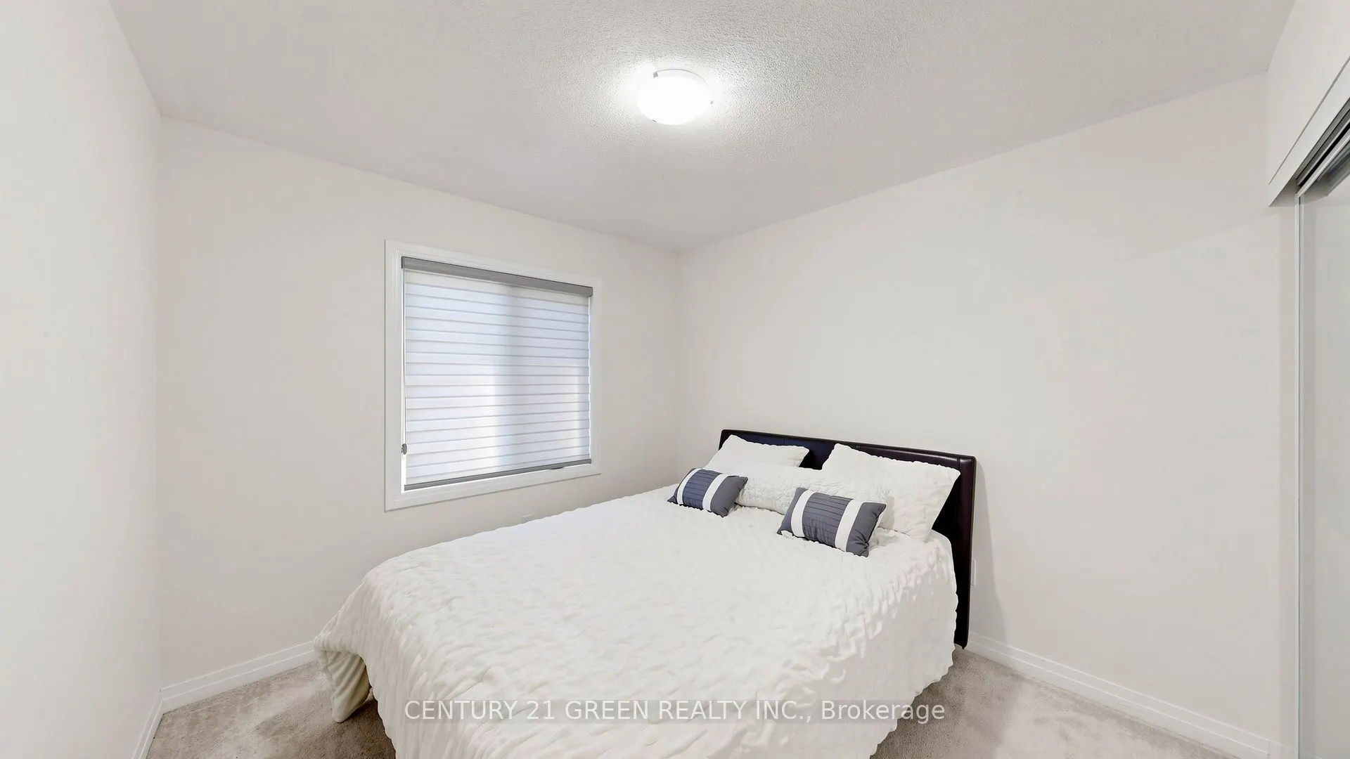 135 Fairey Crescent