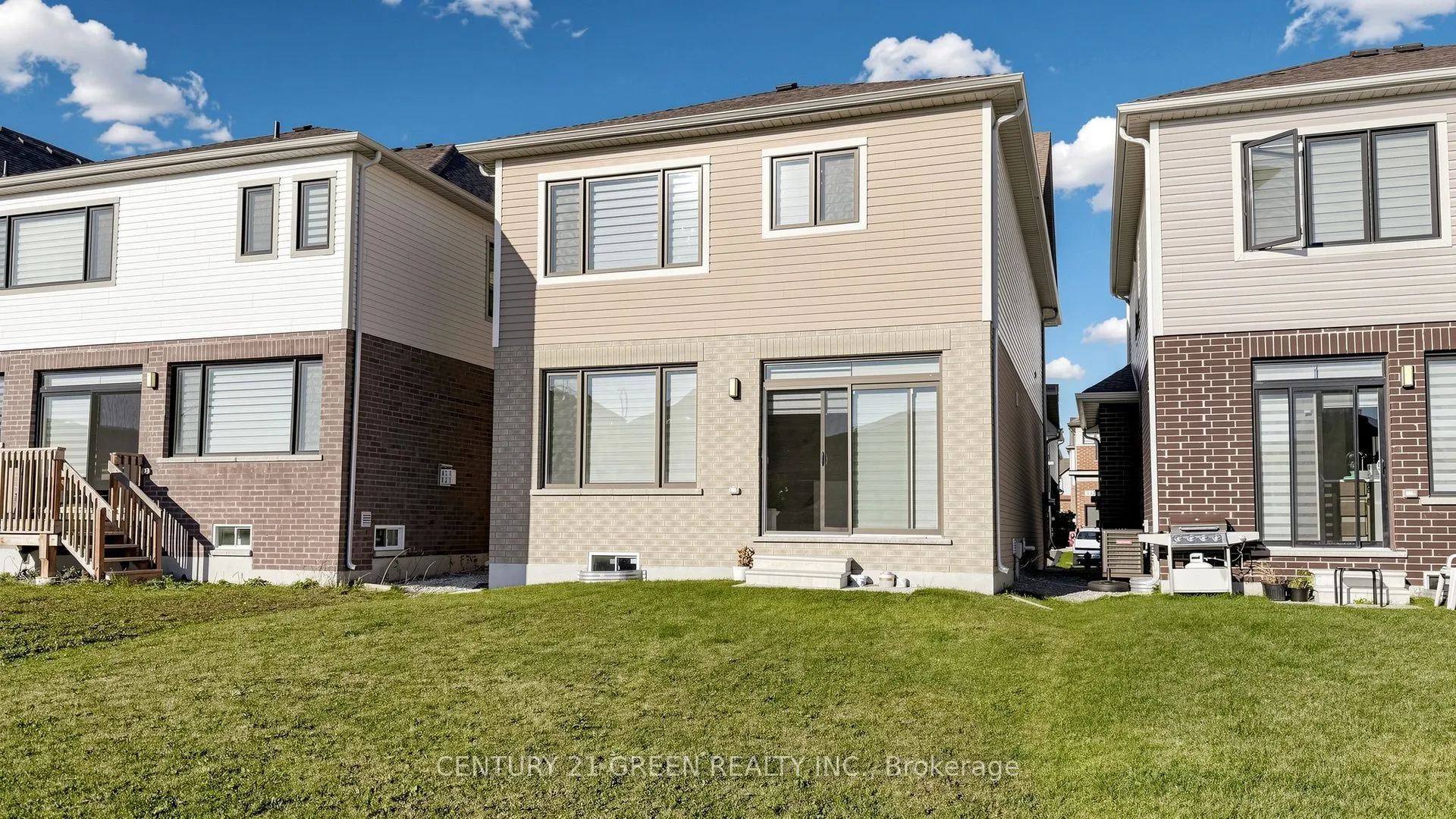 135 Fairey Crescent