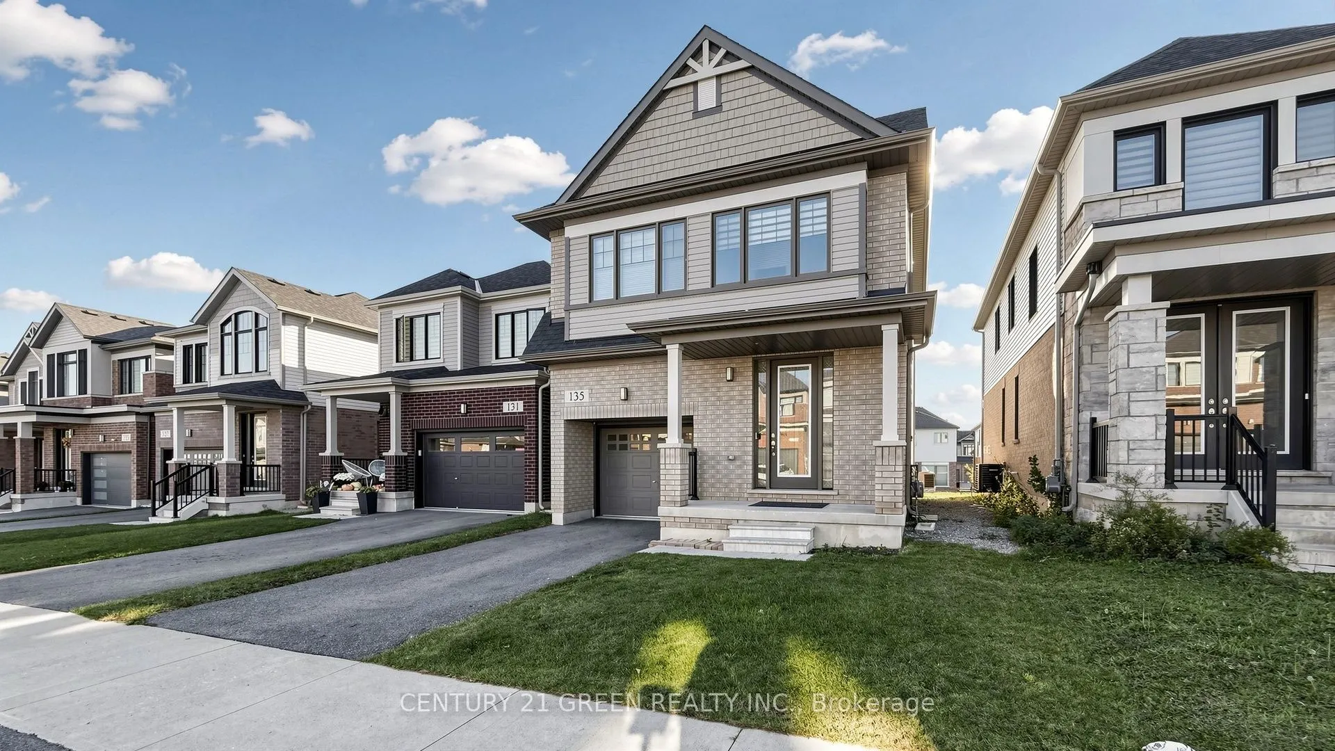 135 Fairey Crescent