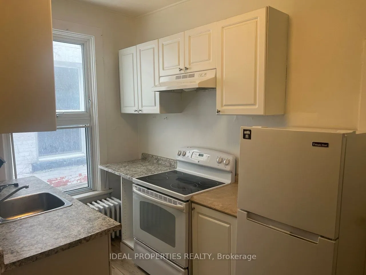 277 BRONSON Avenue #1