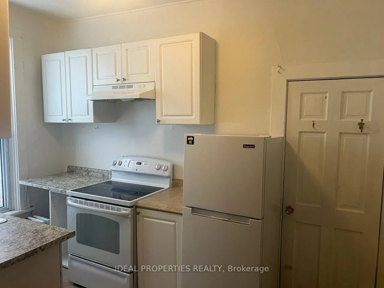 277 BRONSON Avenue #1