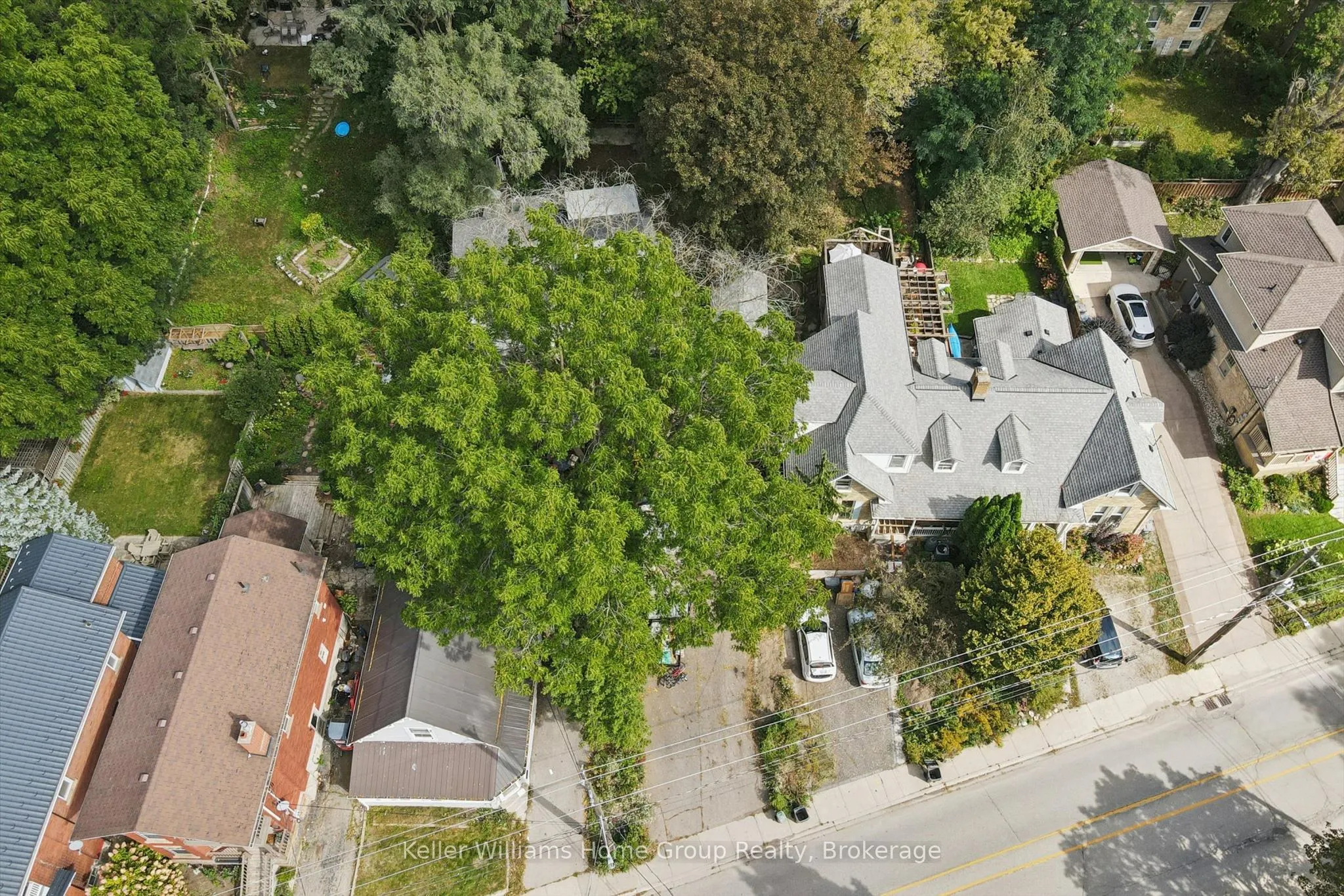 37 Arthur Street N