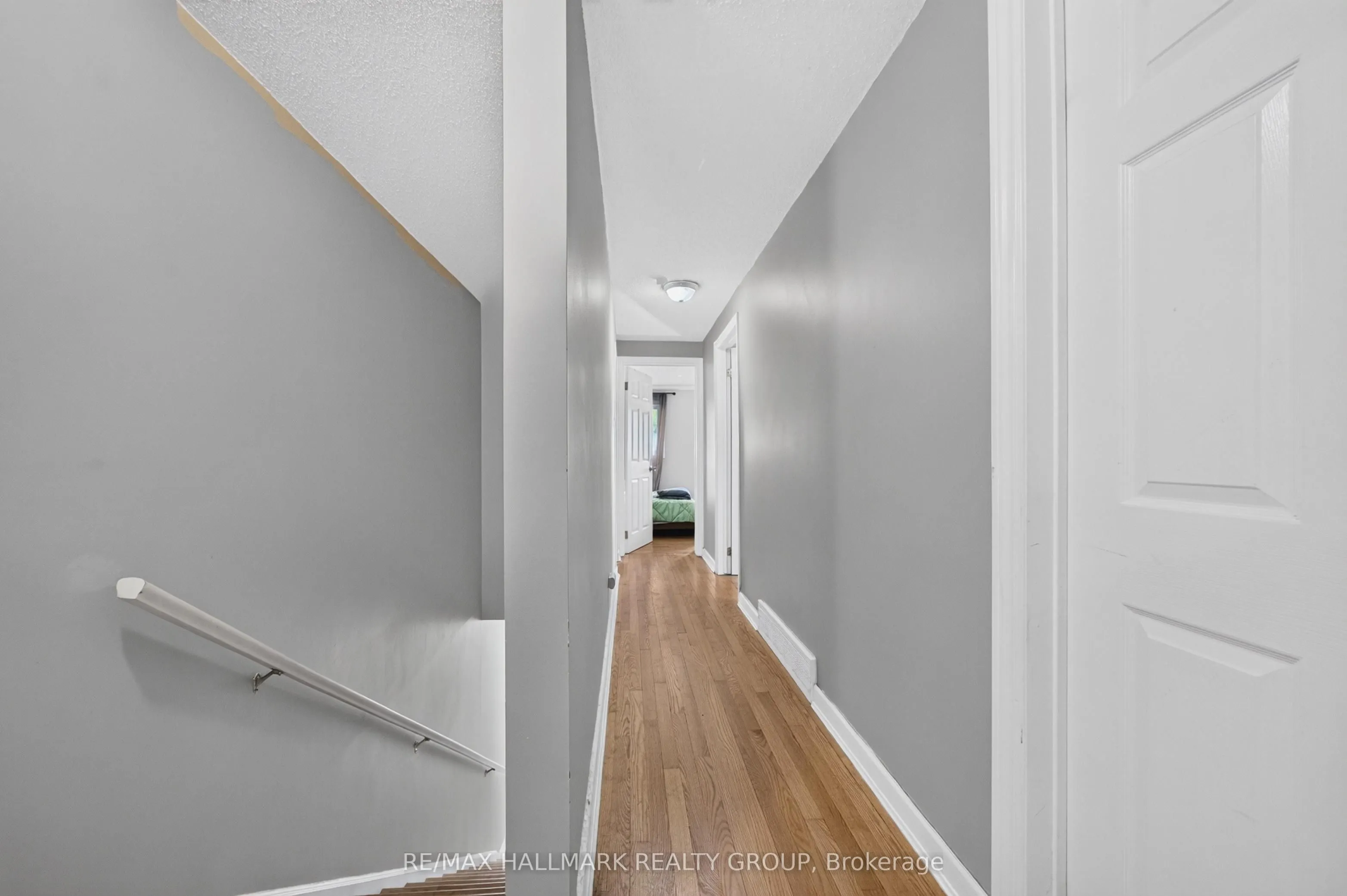 969 Eiffel Avenue