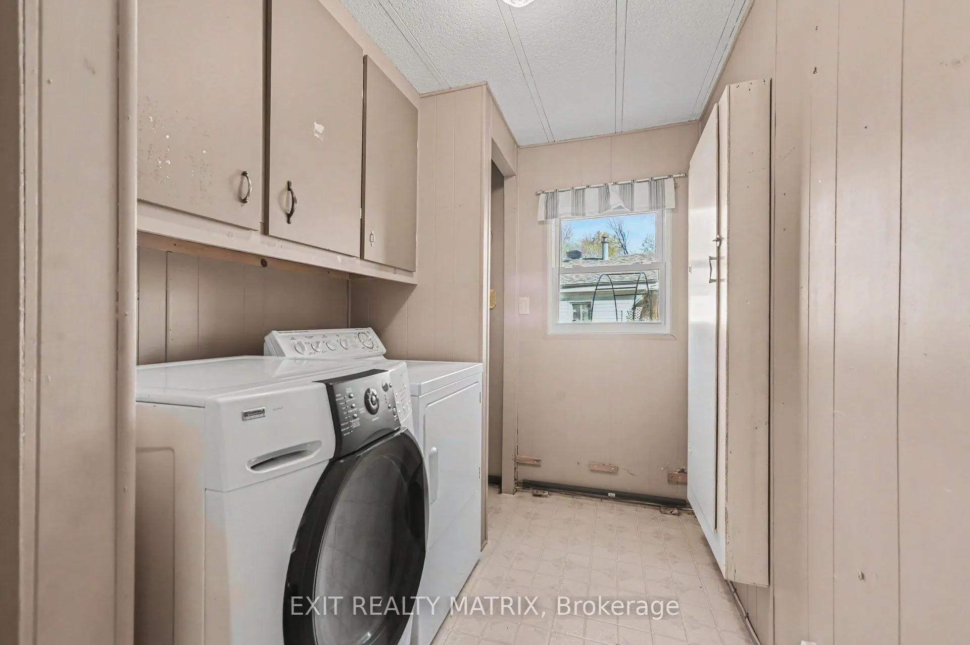 8891 Lynnwood Park Private