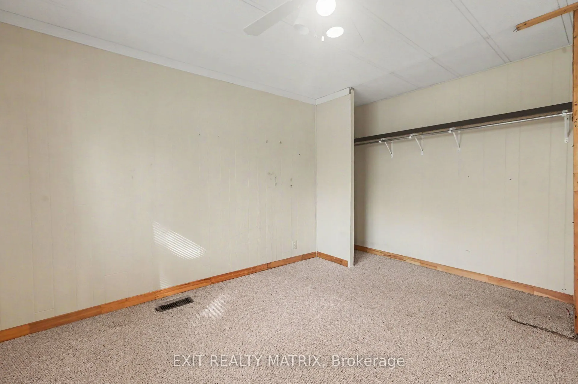 8891 Lynnwood Park Private