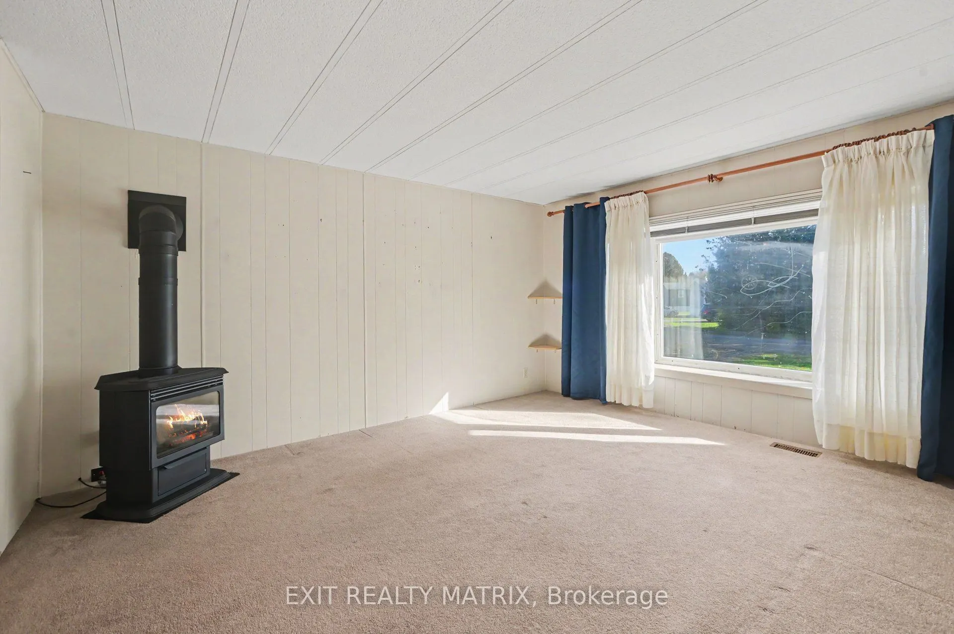 8891 Lynnwood Park Private
