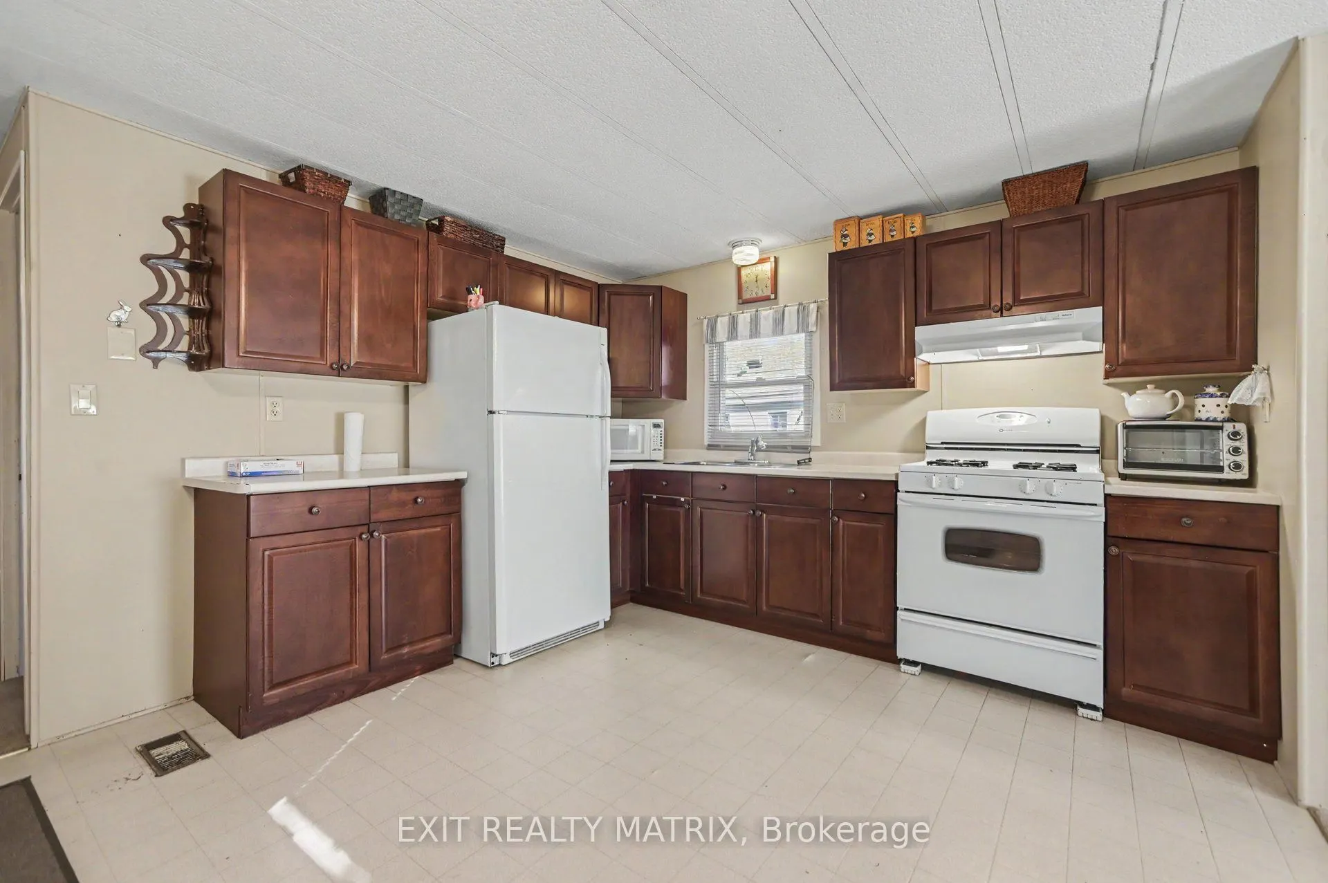8891 Lynnwood Park Private
