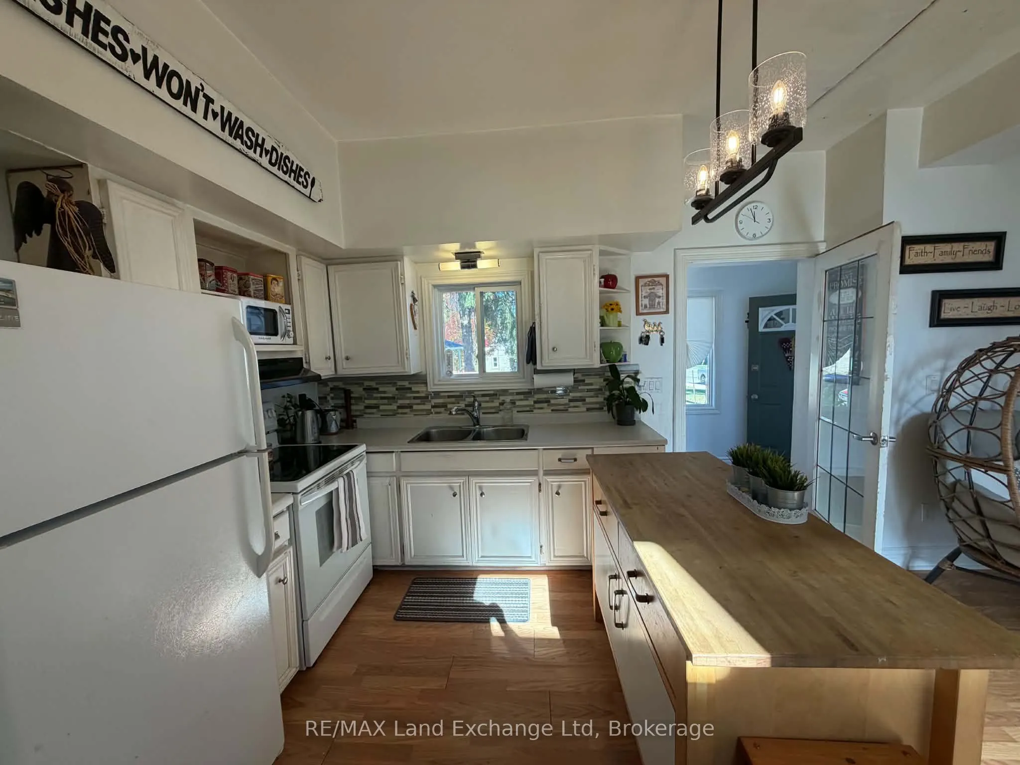 52 Clinton Street S