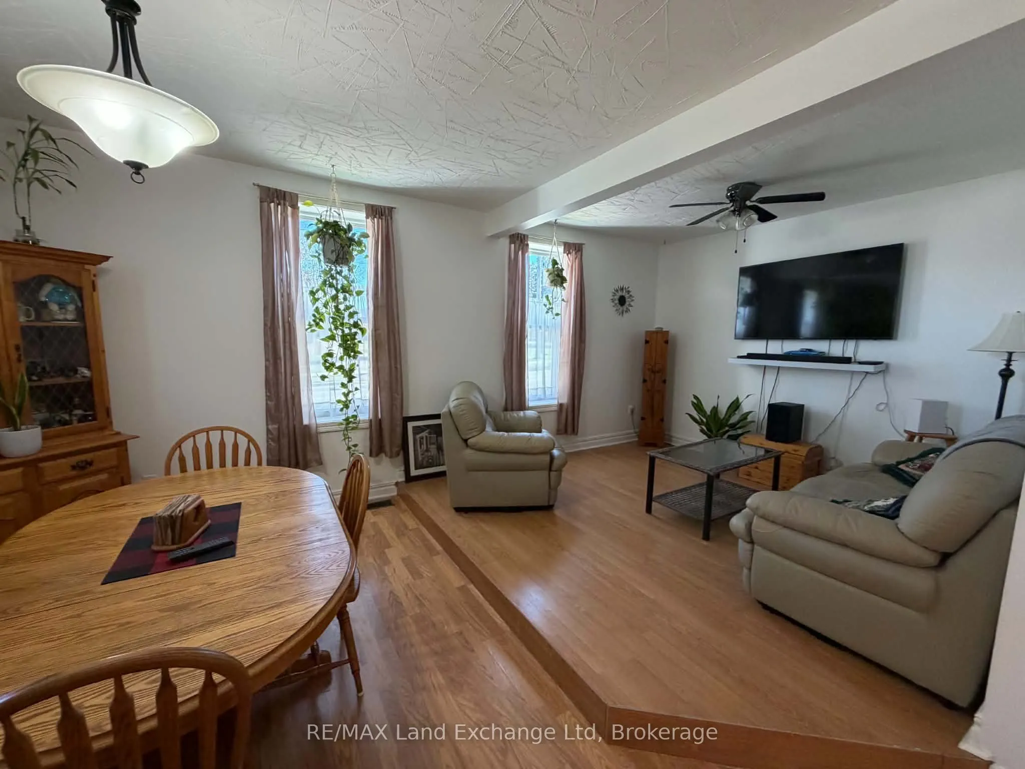52 Clinton Street S