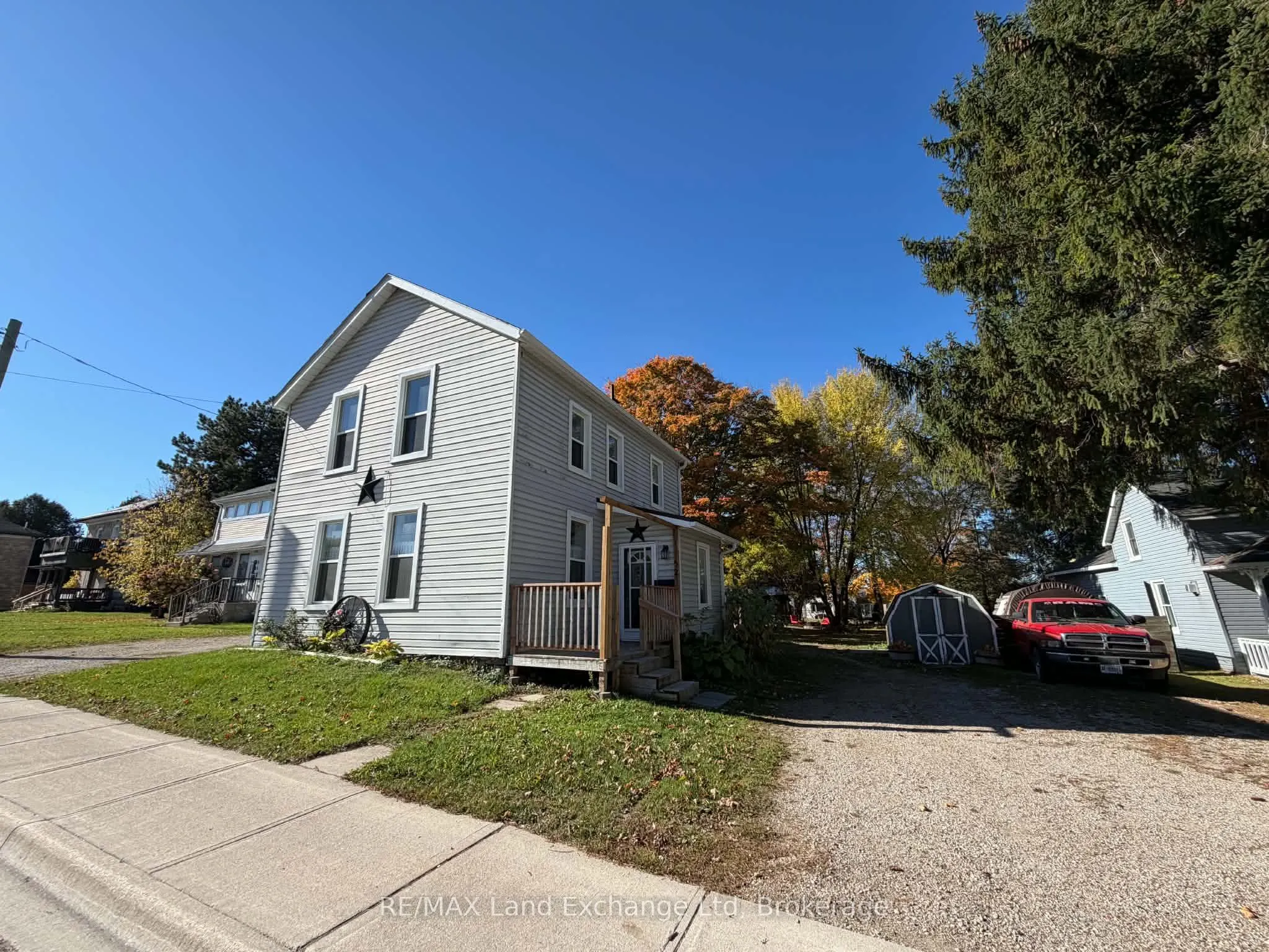 52 Clinton Street S