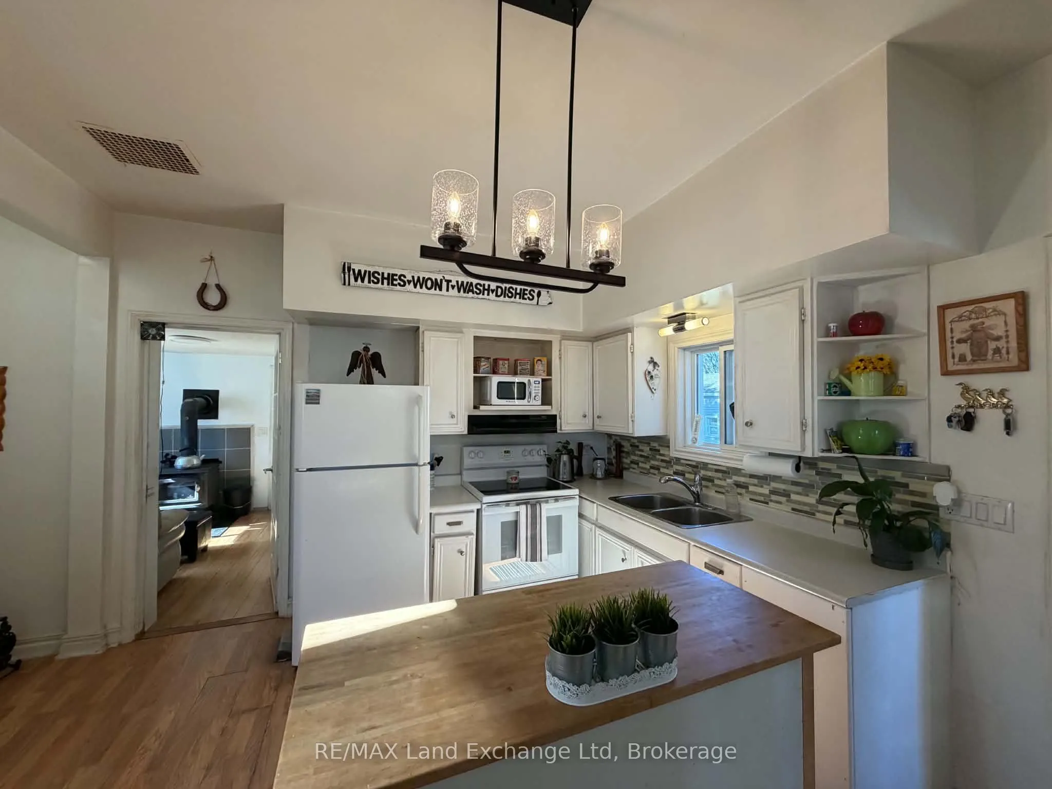 52 Clinton Street S