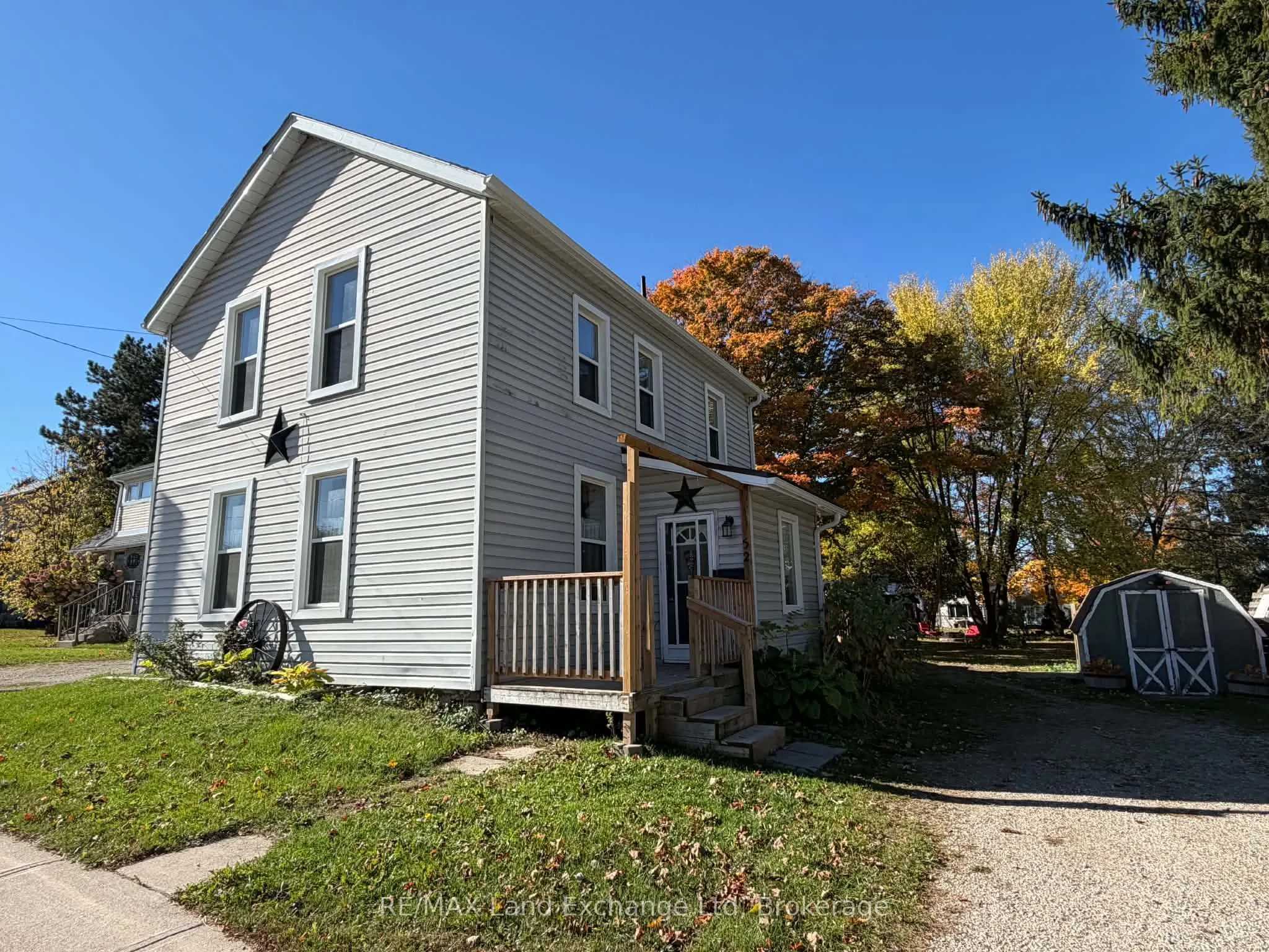 52 Clinton Street S