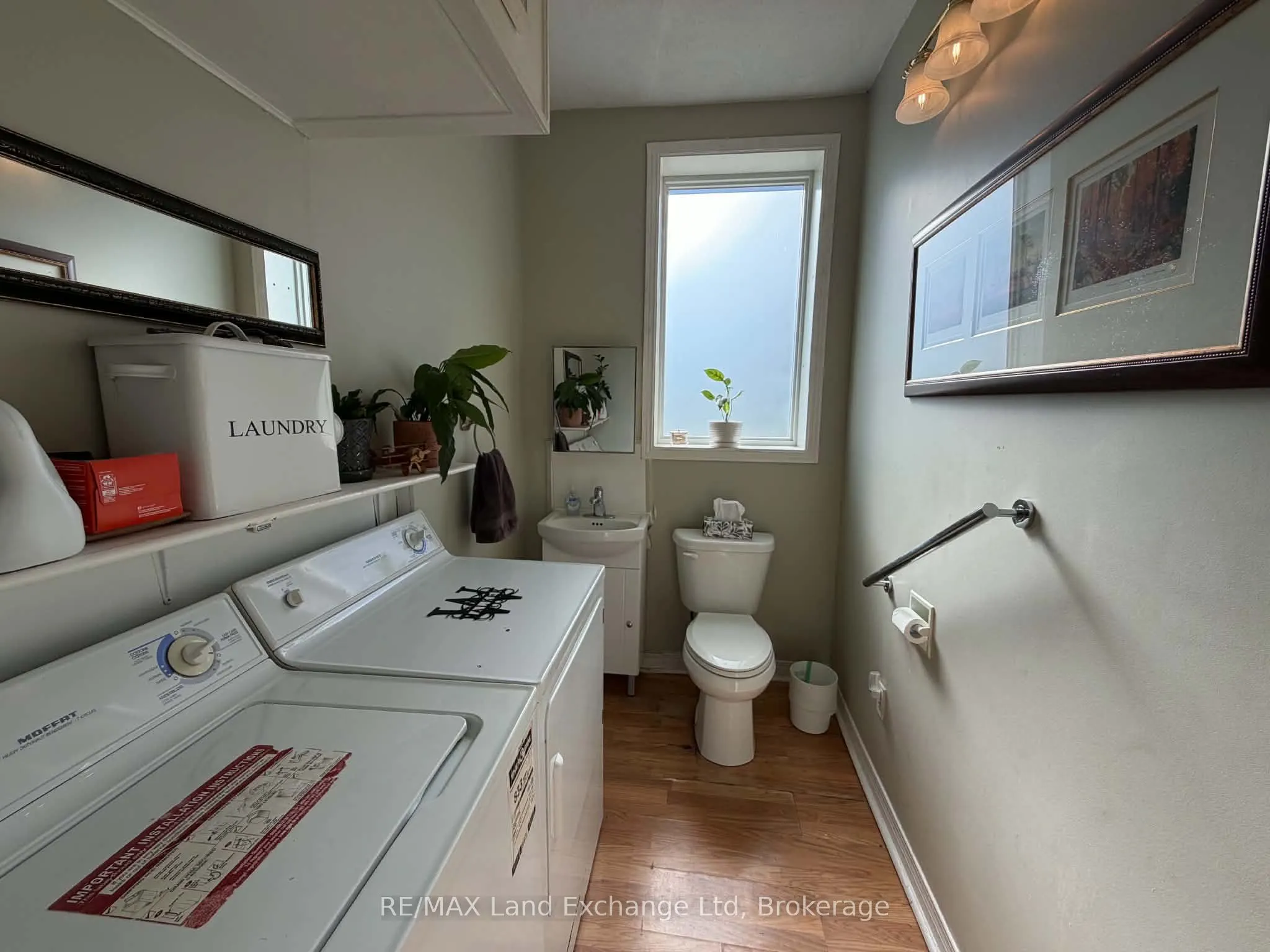 52 Clinton Street S