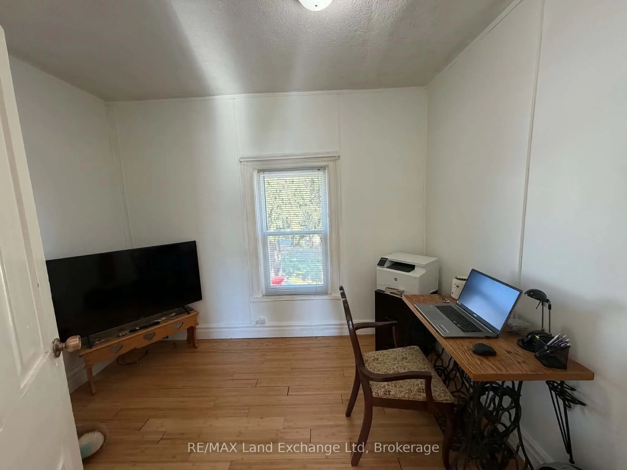 52 Clinton Street S