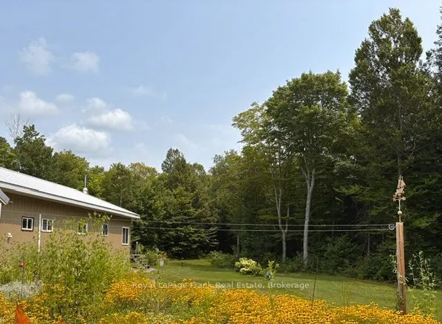 989 North McKenzie Lake Road