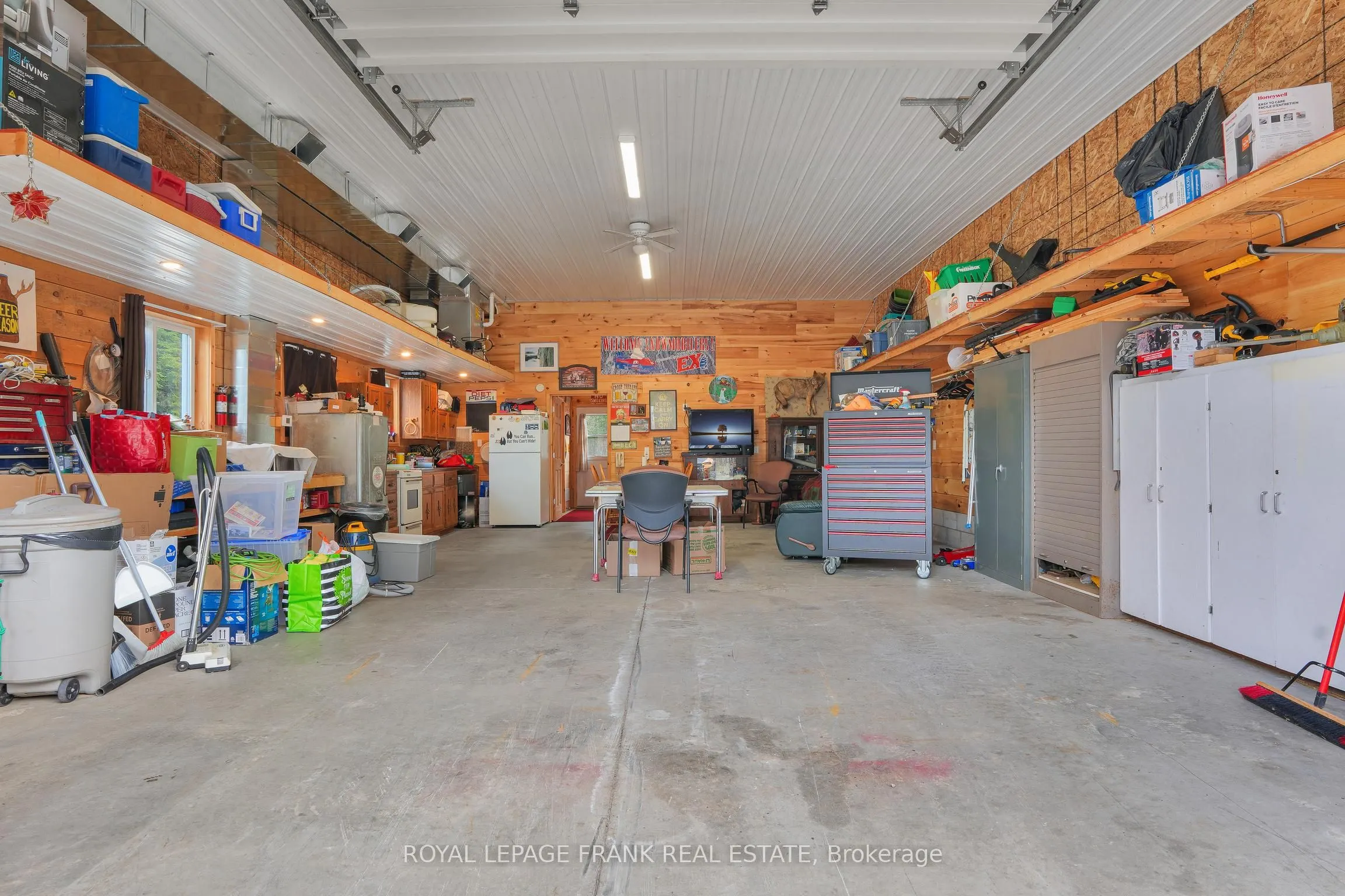 989 North McKenzie Lake Road