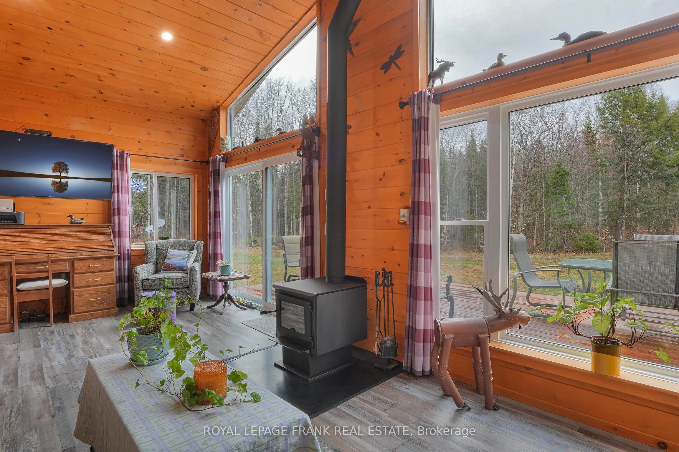 989 North McKenzie Lake Road