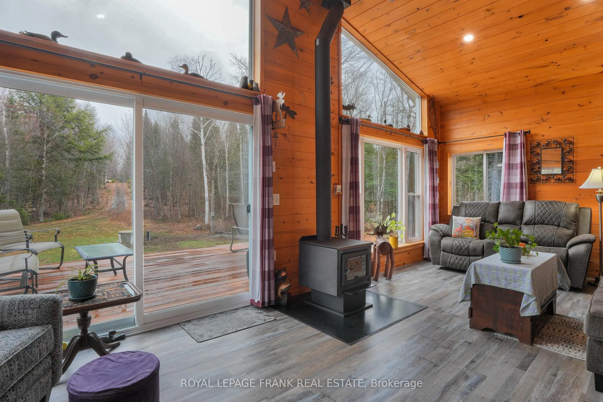 989 North McKenzie Lake Road