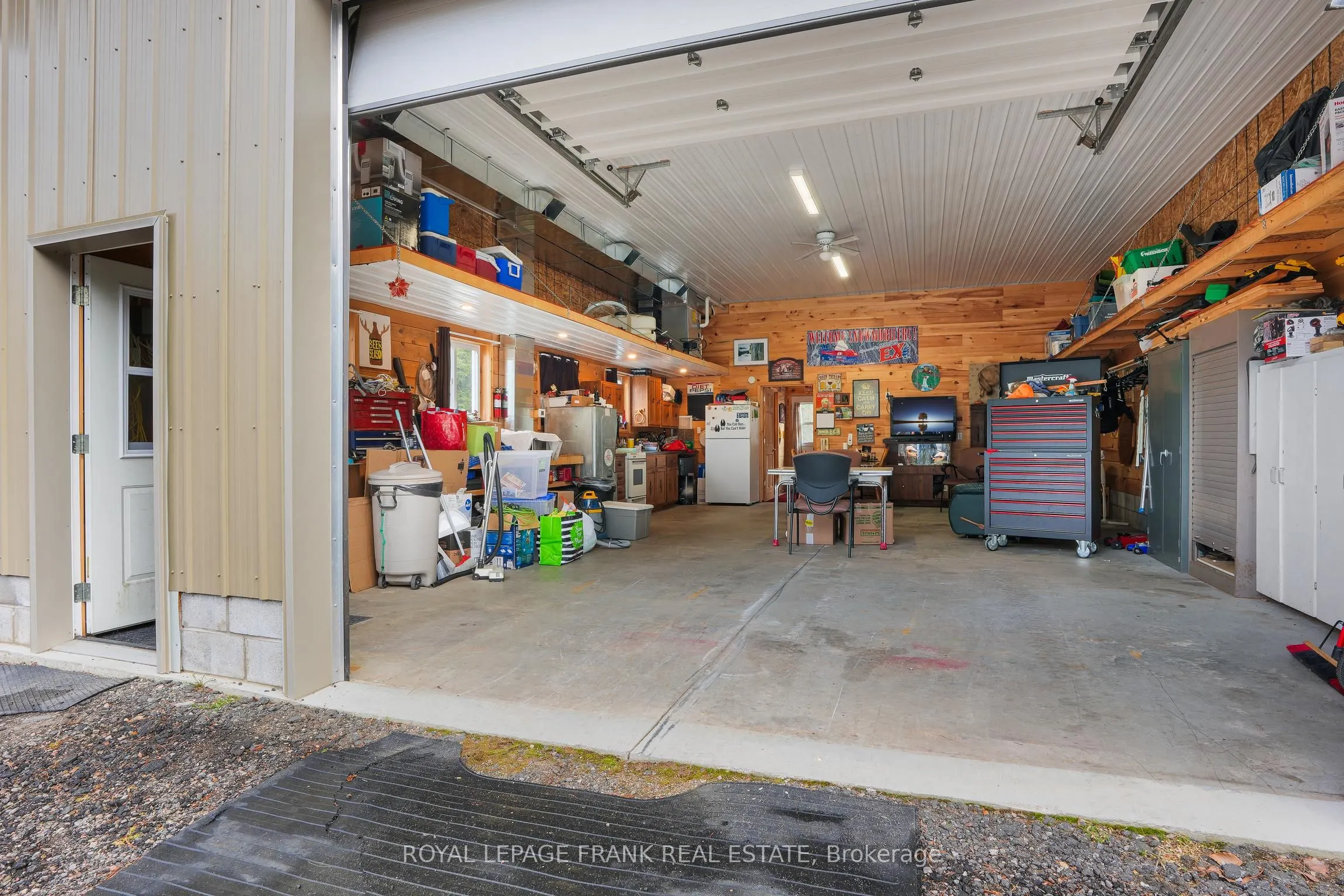 989 North McKenzie Lake Road