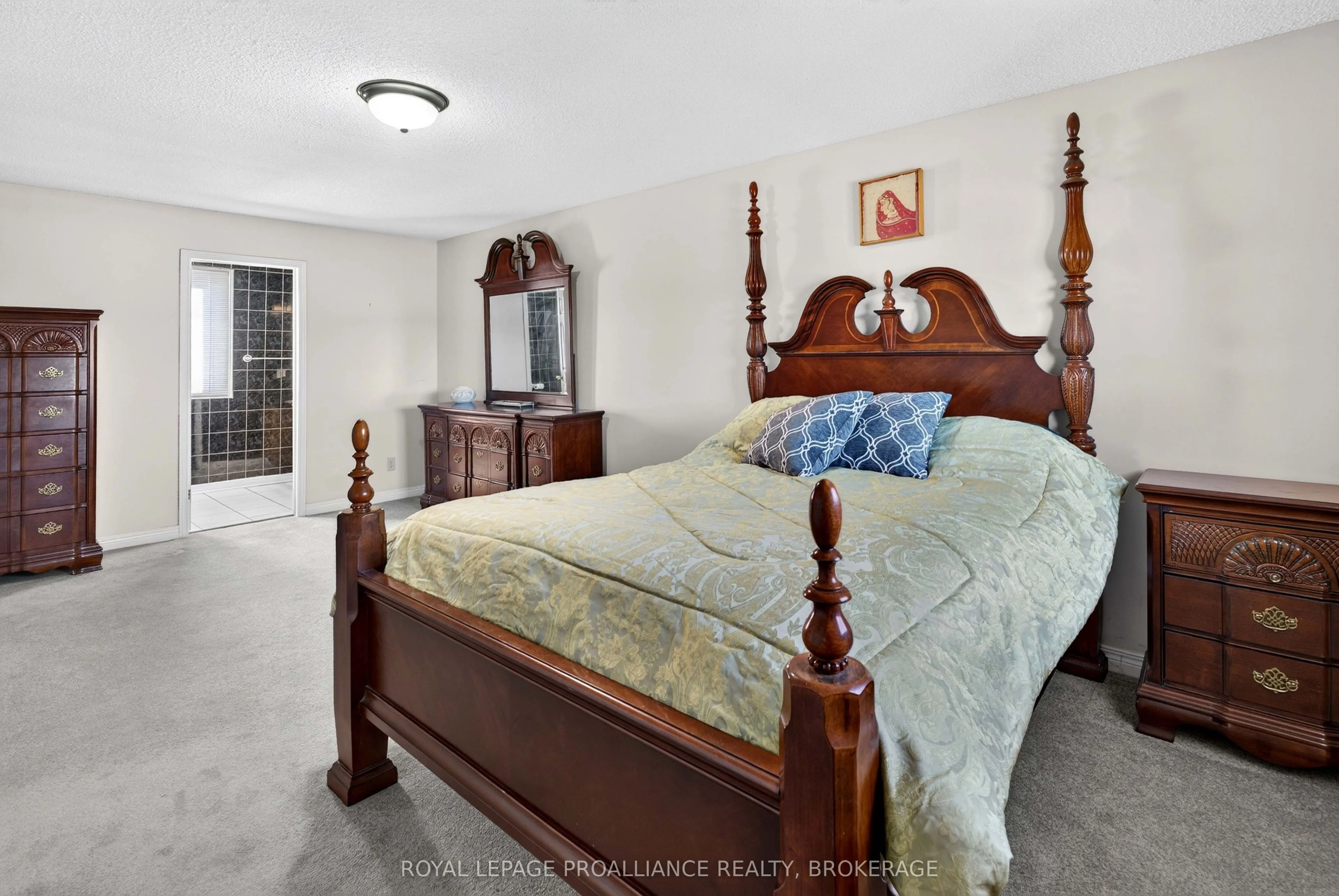 323 Sunrise Crescent