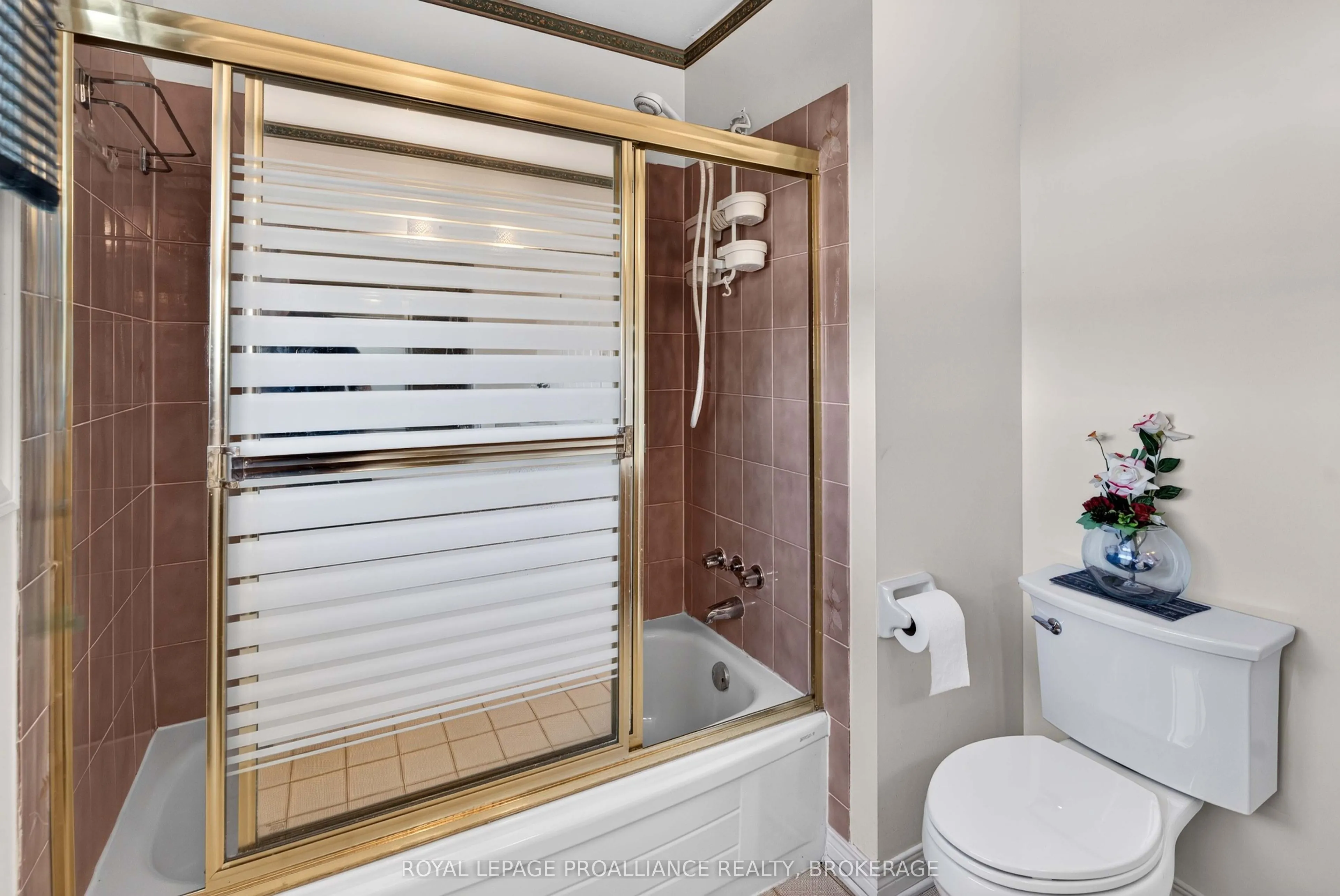 323 Sunrise Crescent