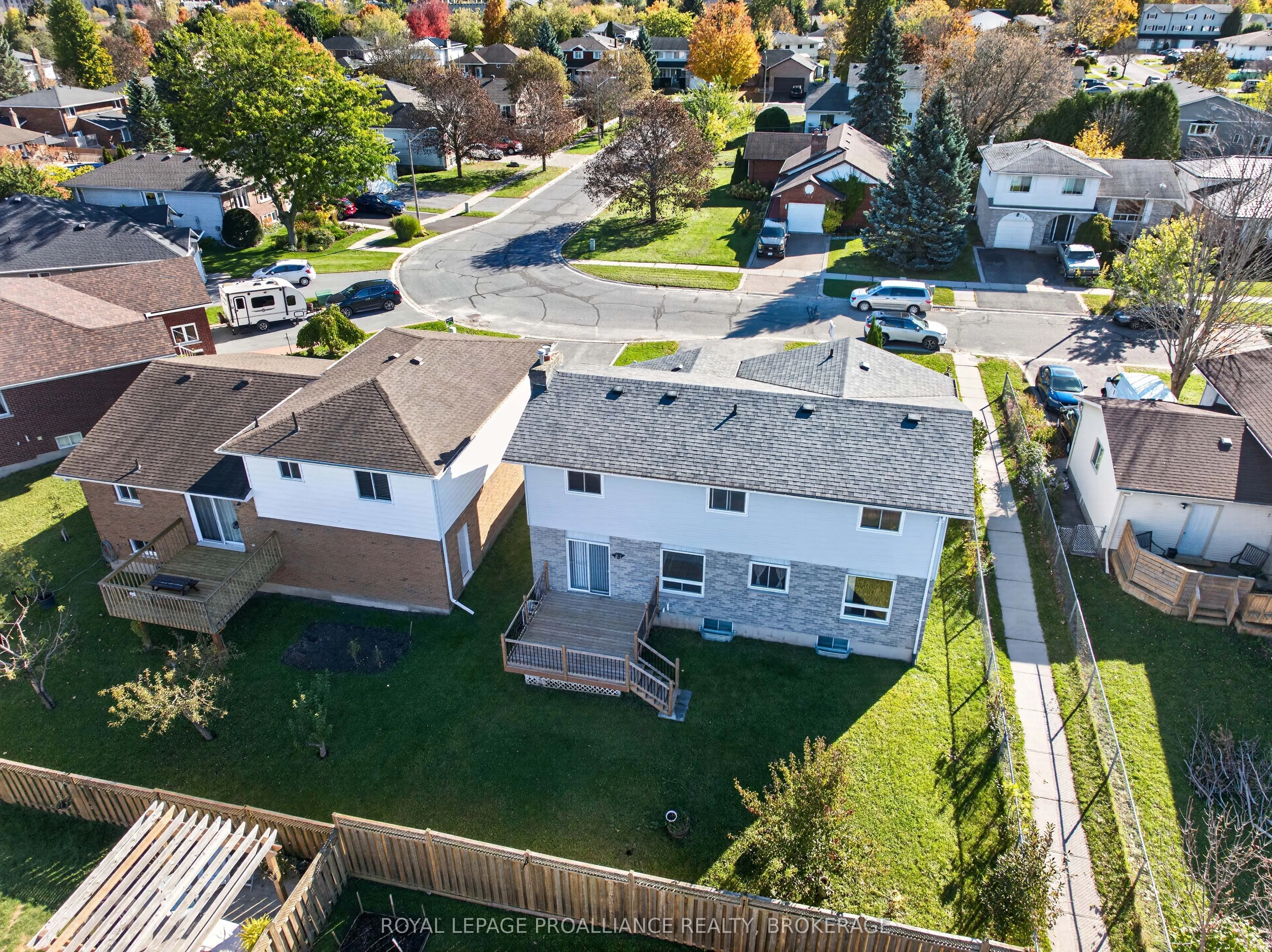 323 Sunrise Crescent