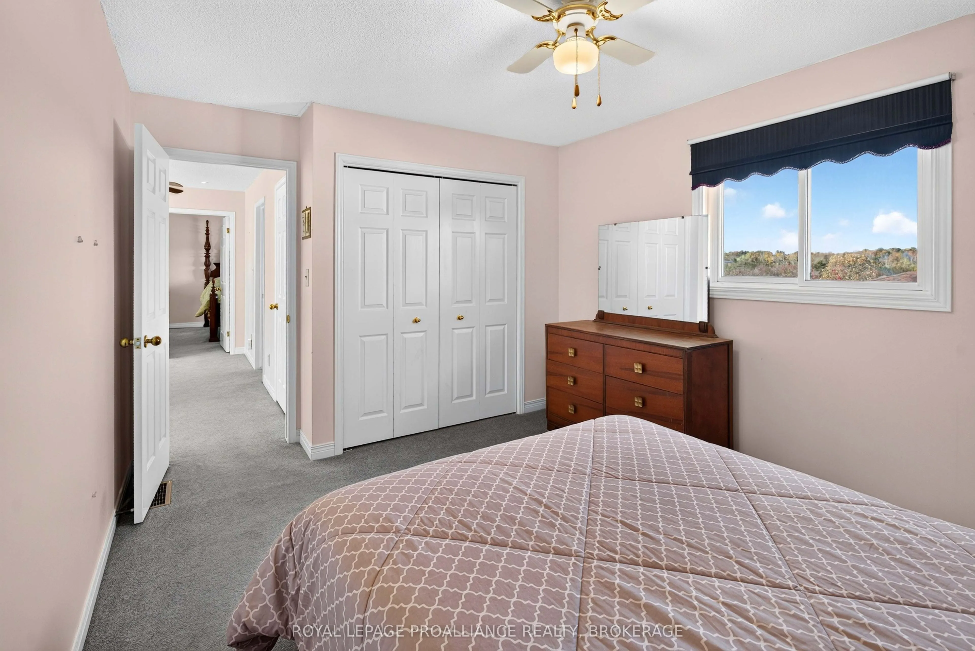 323 Sunrise Crescent