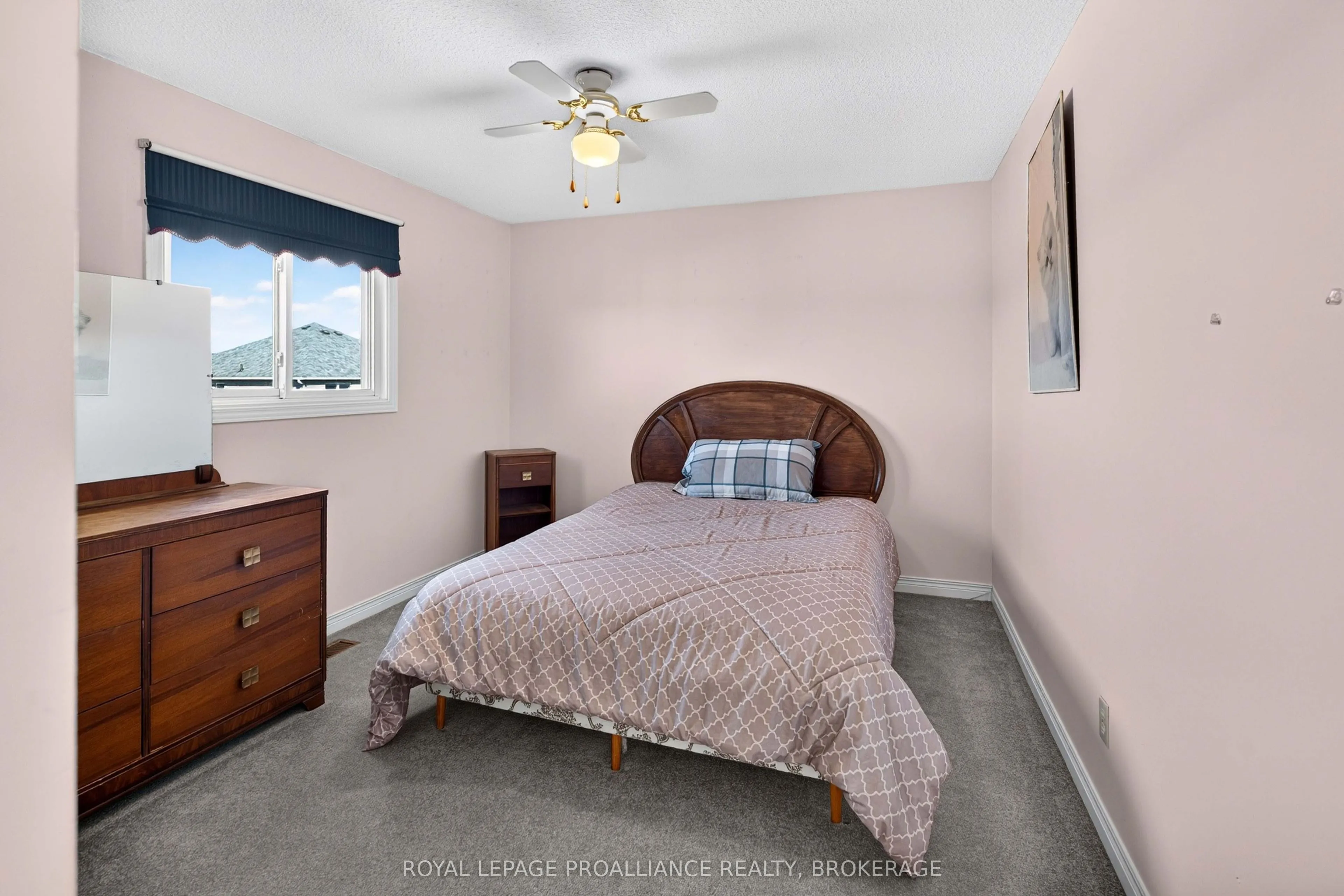323 Sunrise Crescent
