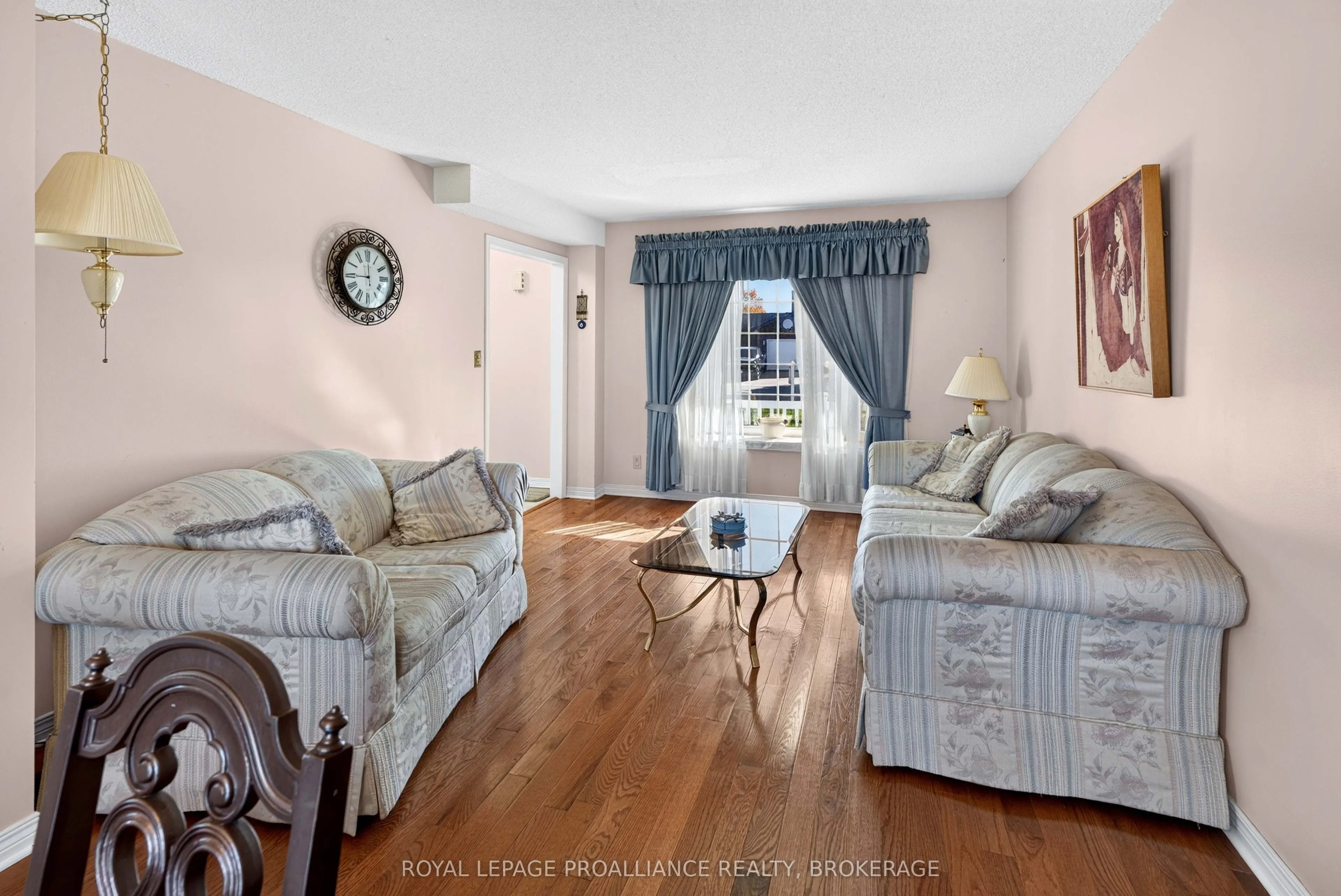 323 Sunrise Crescent